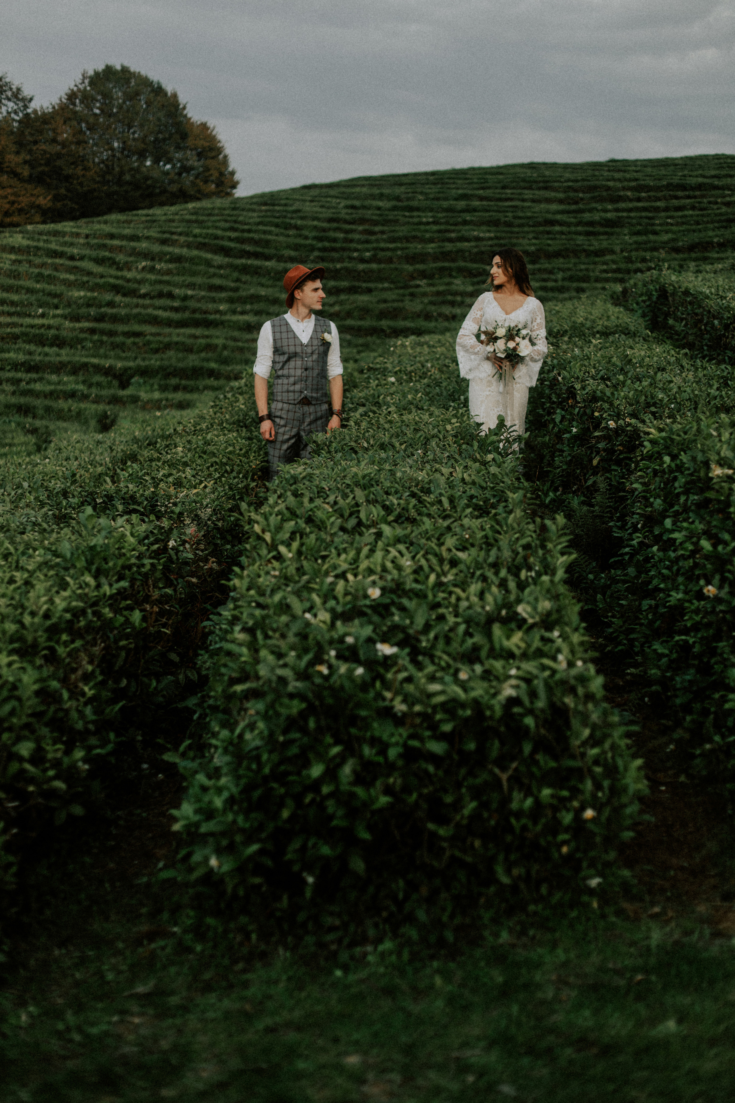 Дима и Аня. Чайная плантация. ФОТОГРАФ Екатеринбург Москва Анастасия Замесина