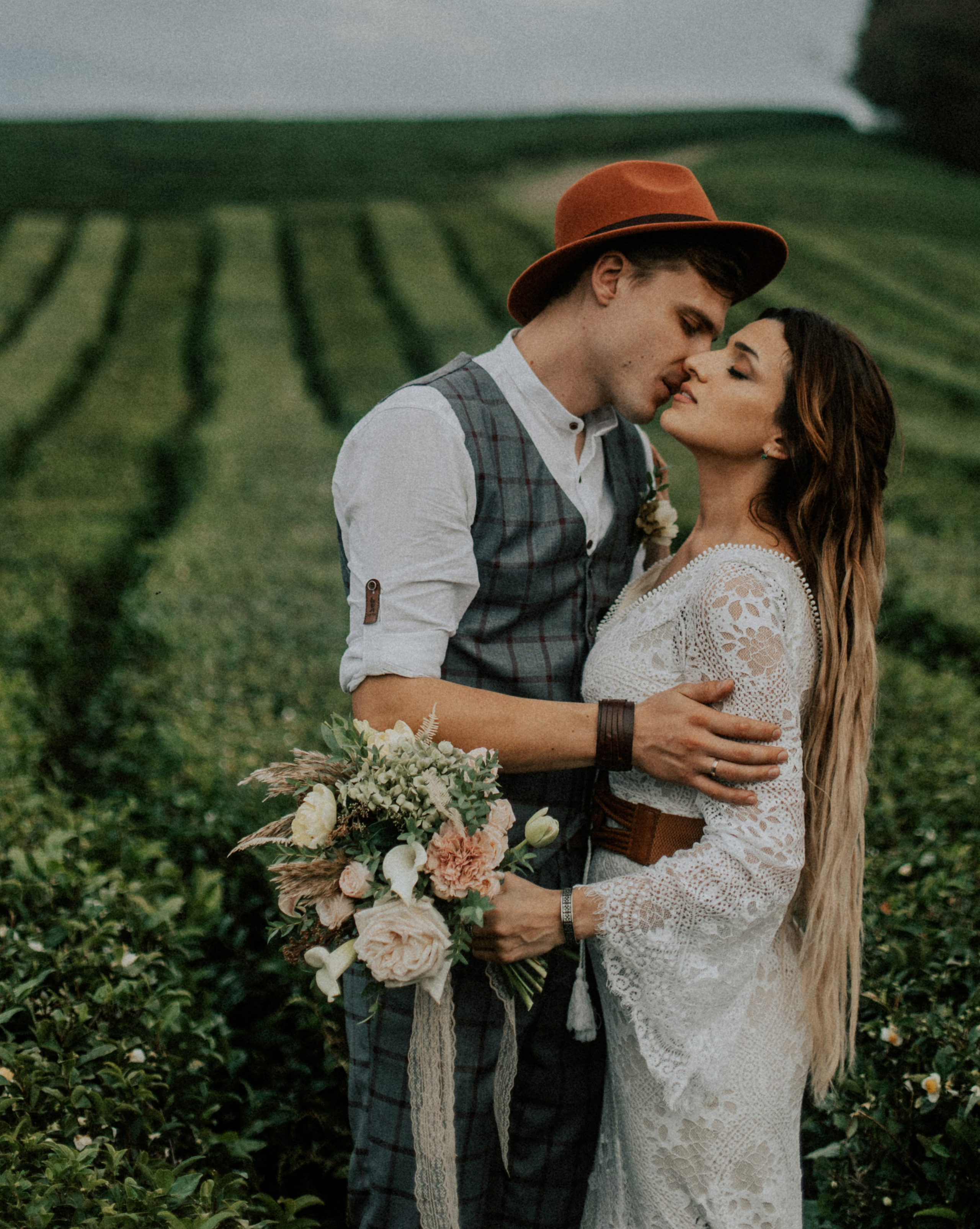 Дима и Аня. Чайная плантация. ФОТОГРАФ Екатеринбург Москва Анастасия Замесина