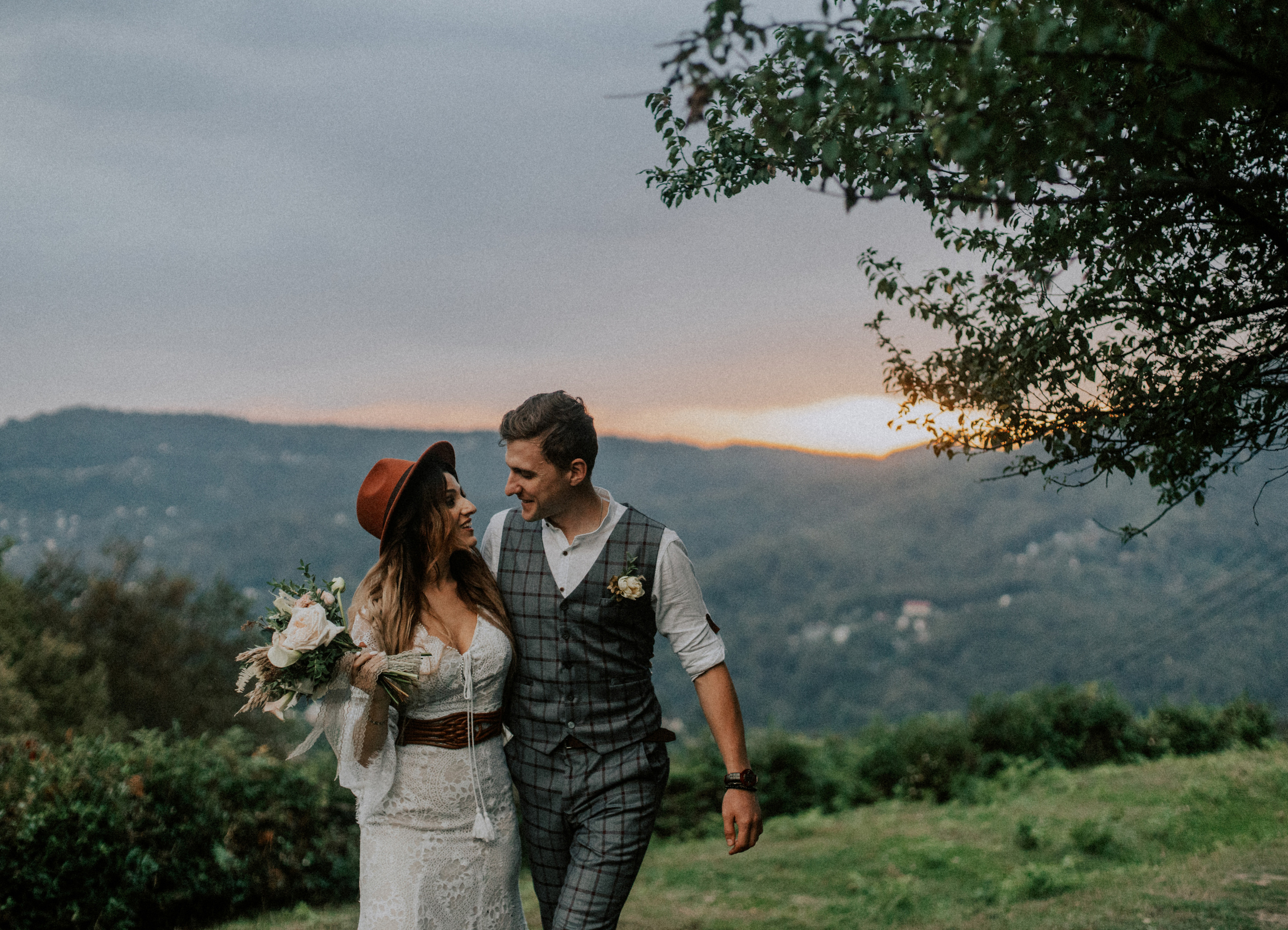 Дима и Аня. Чайная плантация. ФОТОГРАФ Екатеринбург Москва Анастасия Замесина