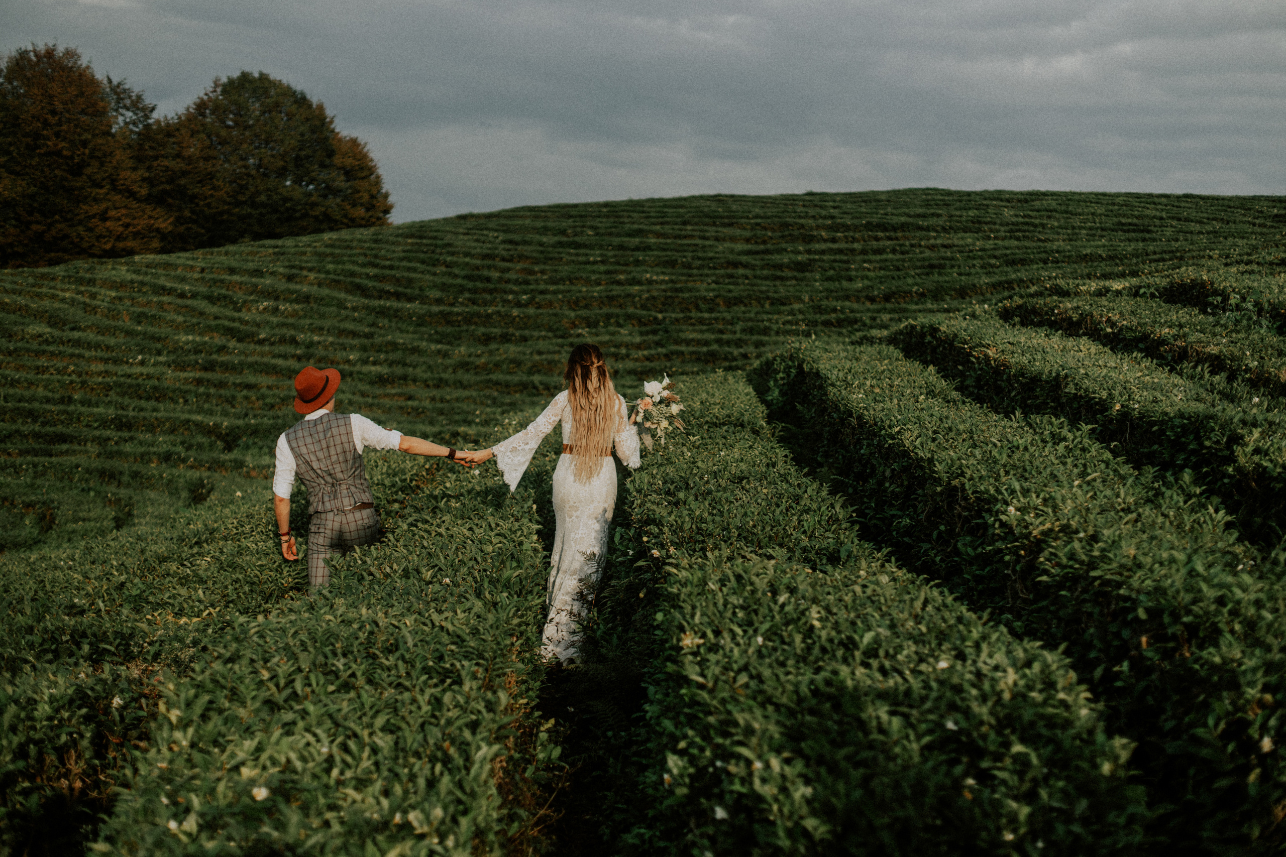 Дима и Аня. Чайная плантация. ФОТОГРАФ Екатеринбург Москва Анастасия Замесина