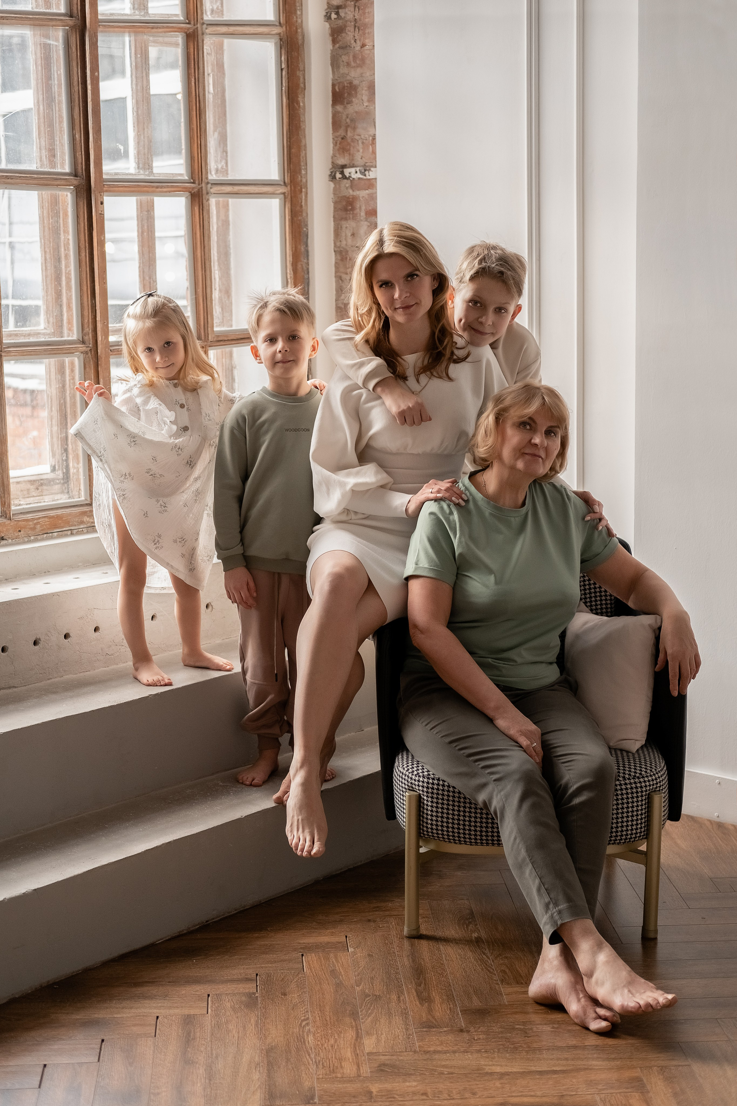 Семейная фотосессия (прогулки и студии). Семейный и женский фотограф в Санкт-Петербурге