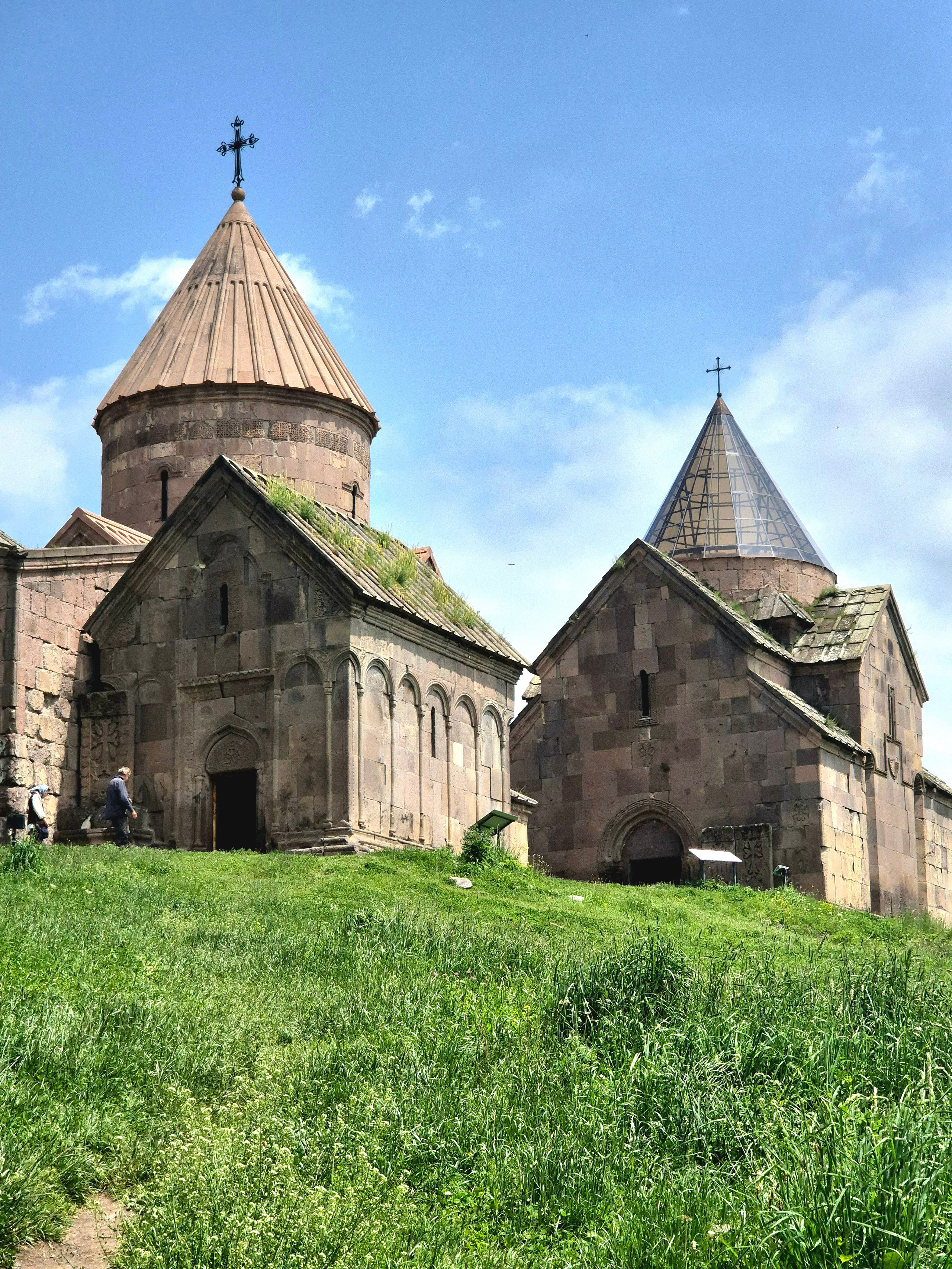 Последний взгляд на монастырь и отправляемся на озеро Гош