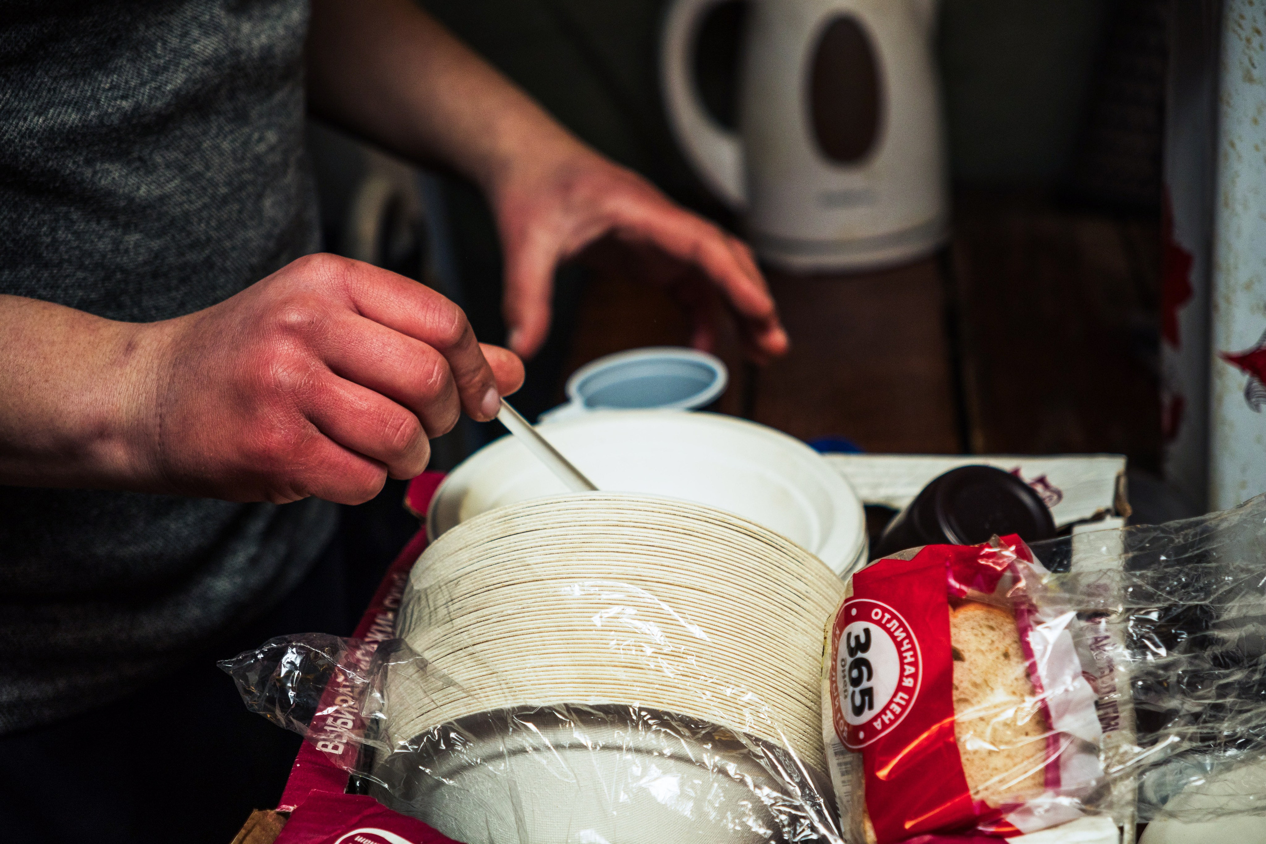 Репортажная съемка. «Ночлежка». Пункт обогрева; Неравнодуш. Репортажный фотограф в СПб