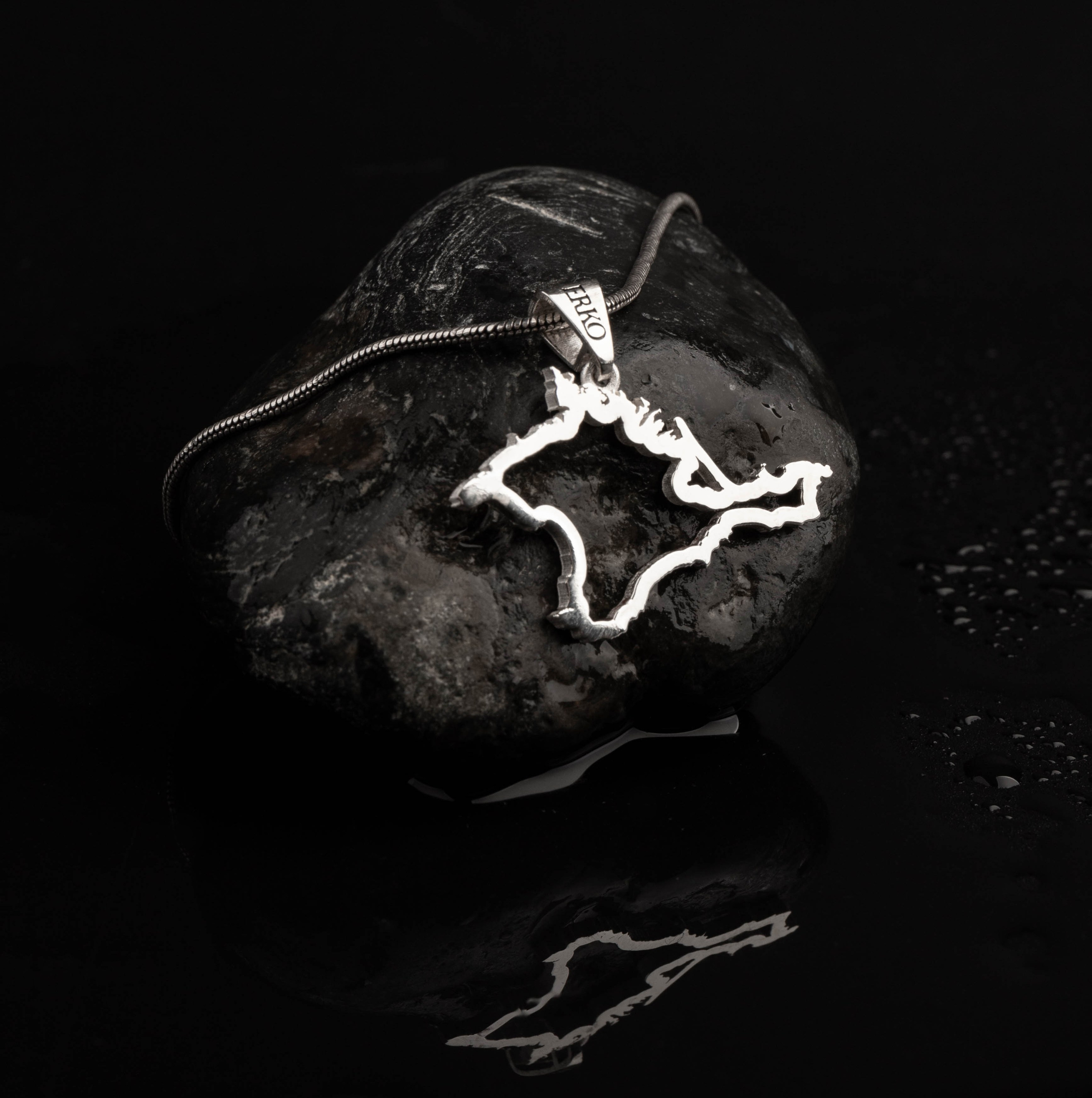 Ювелирные украшения. Предметный фотограф в Крыму Ольга Шестакова