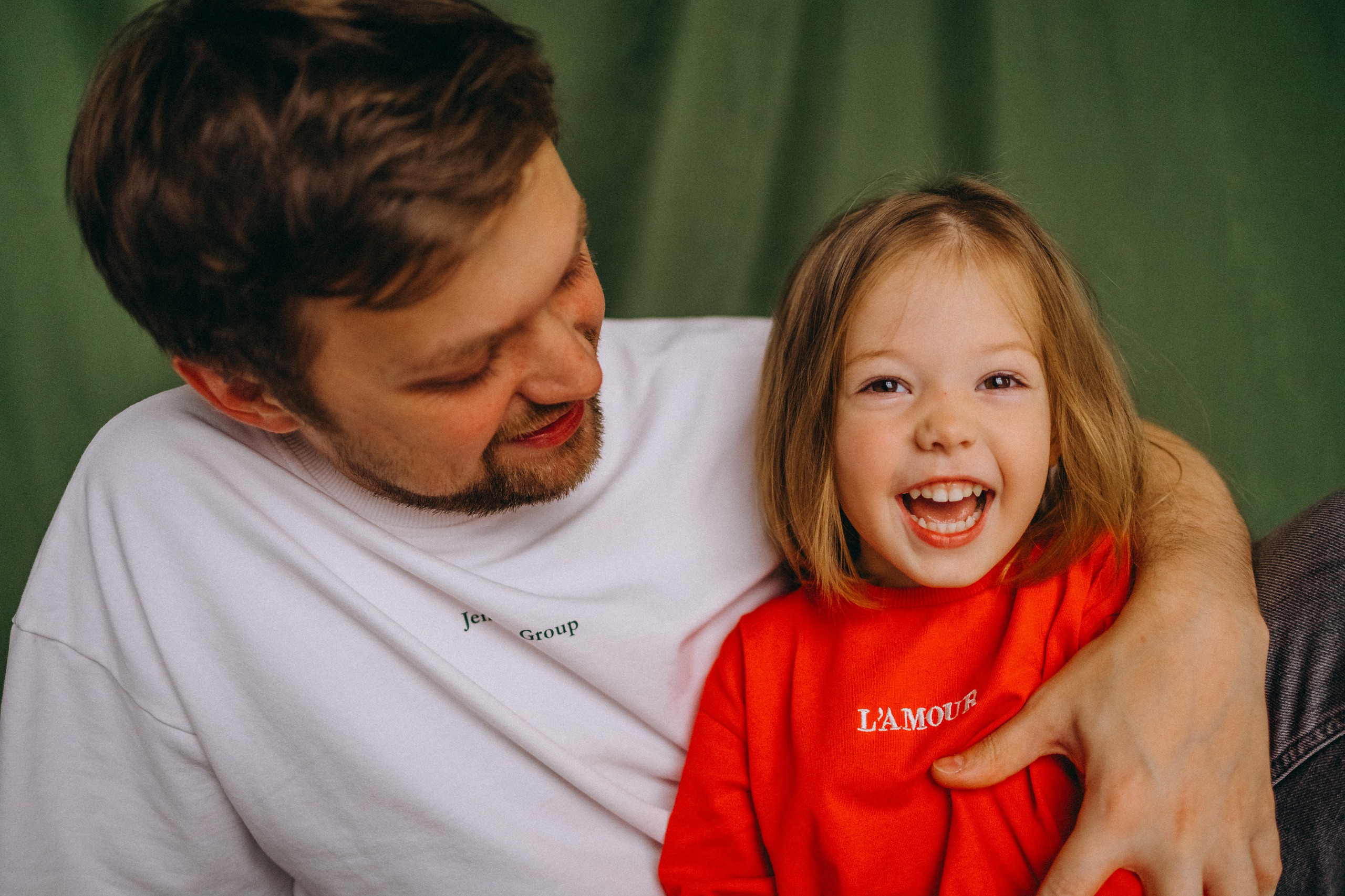 Василя, Леша, Полина, Тема. Главная