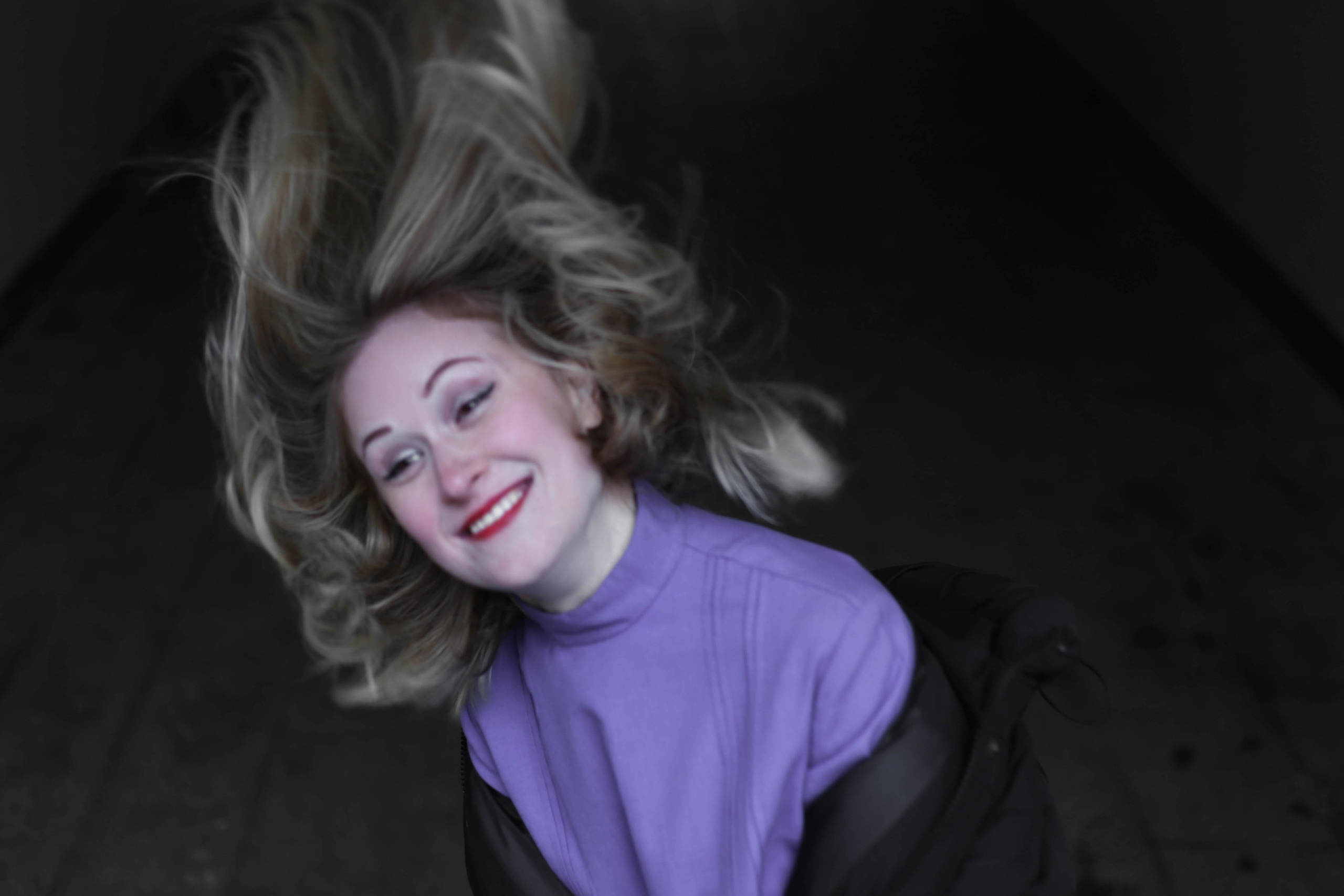 Маша на набережной. Часть 2. Фотограф Пермь. Фотосессия в фотостудии Перми и на свежем воздухе