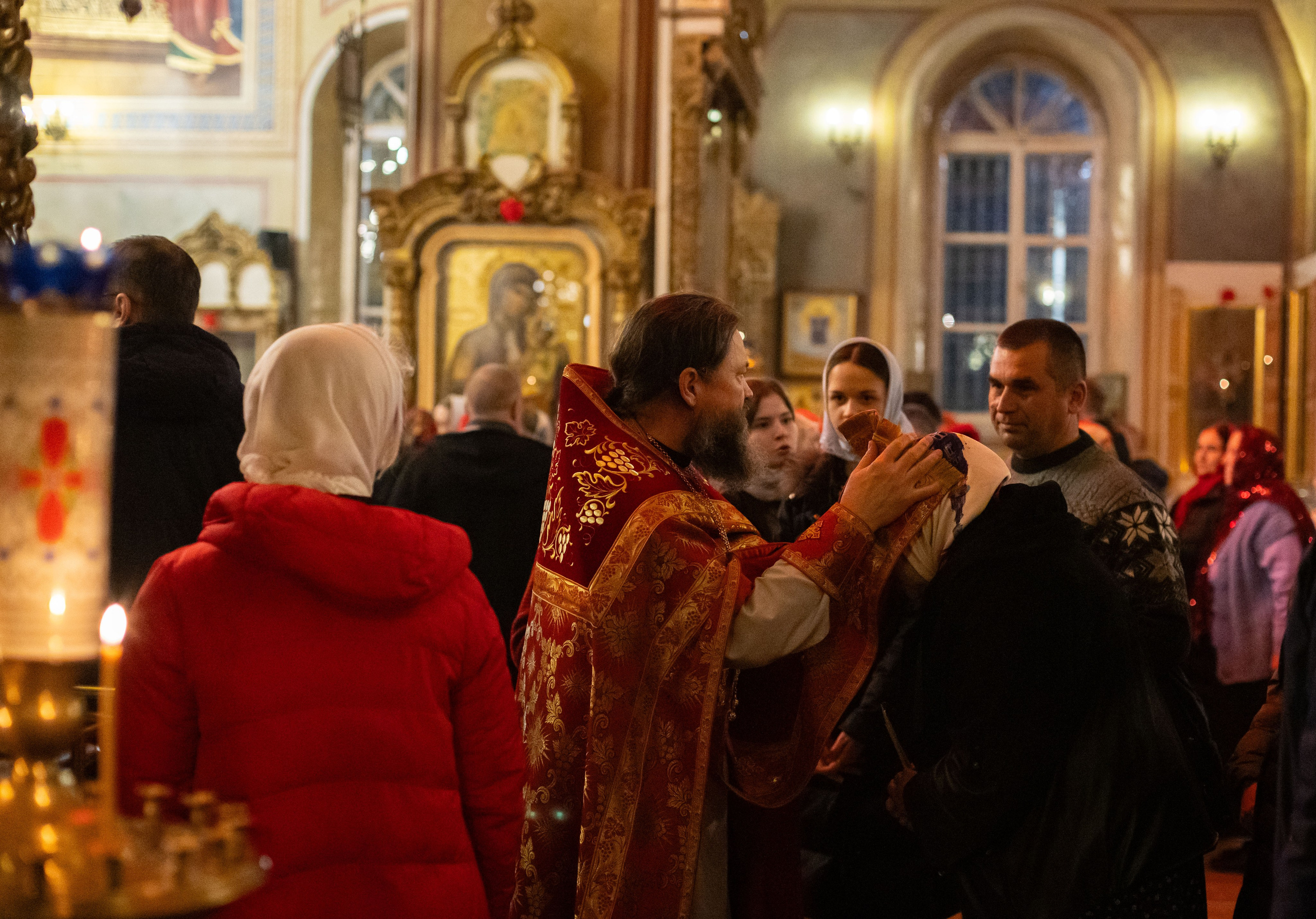 Пасха Воскресенский храм с Ашитково. Семейный и детский фотограф Анна Петракова