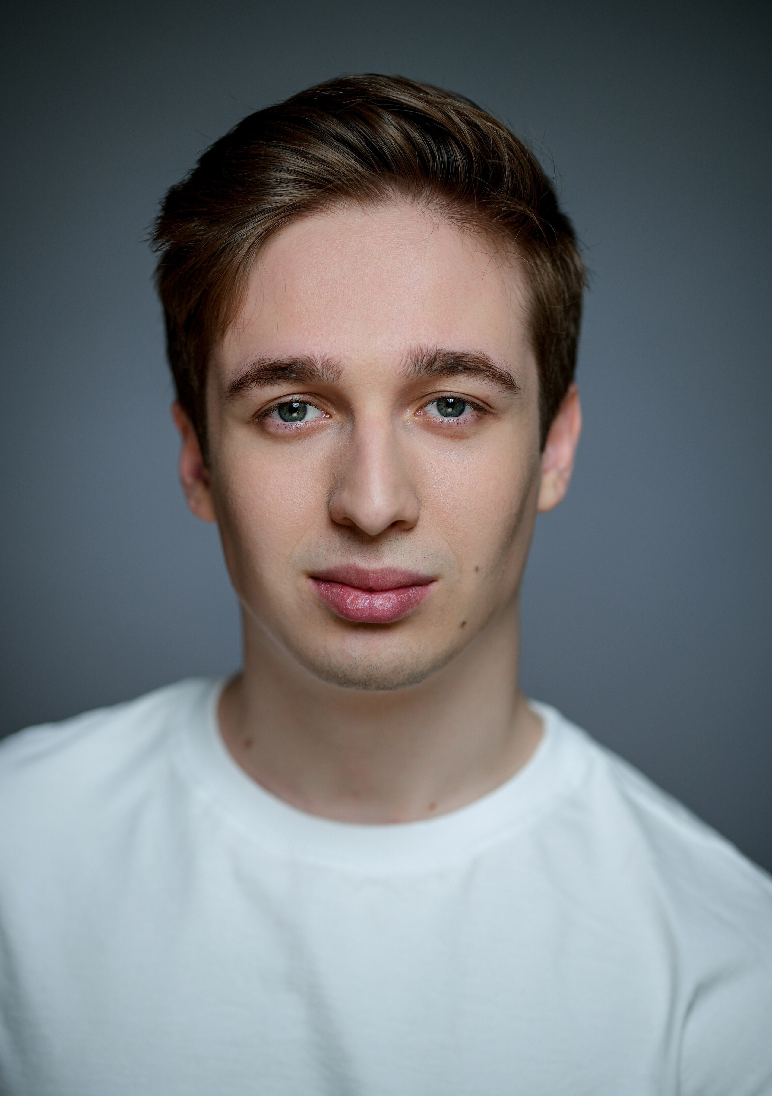 Актёр Ярослав Заргаров. Портретная съемка в Москве, студийный фотограф Игорь Фомин