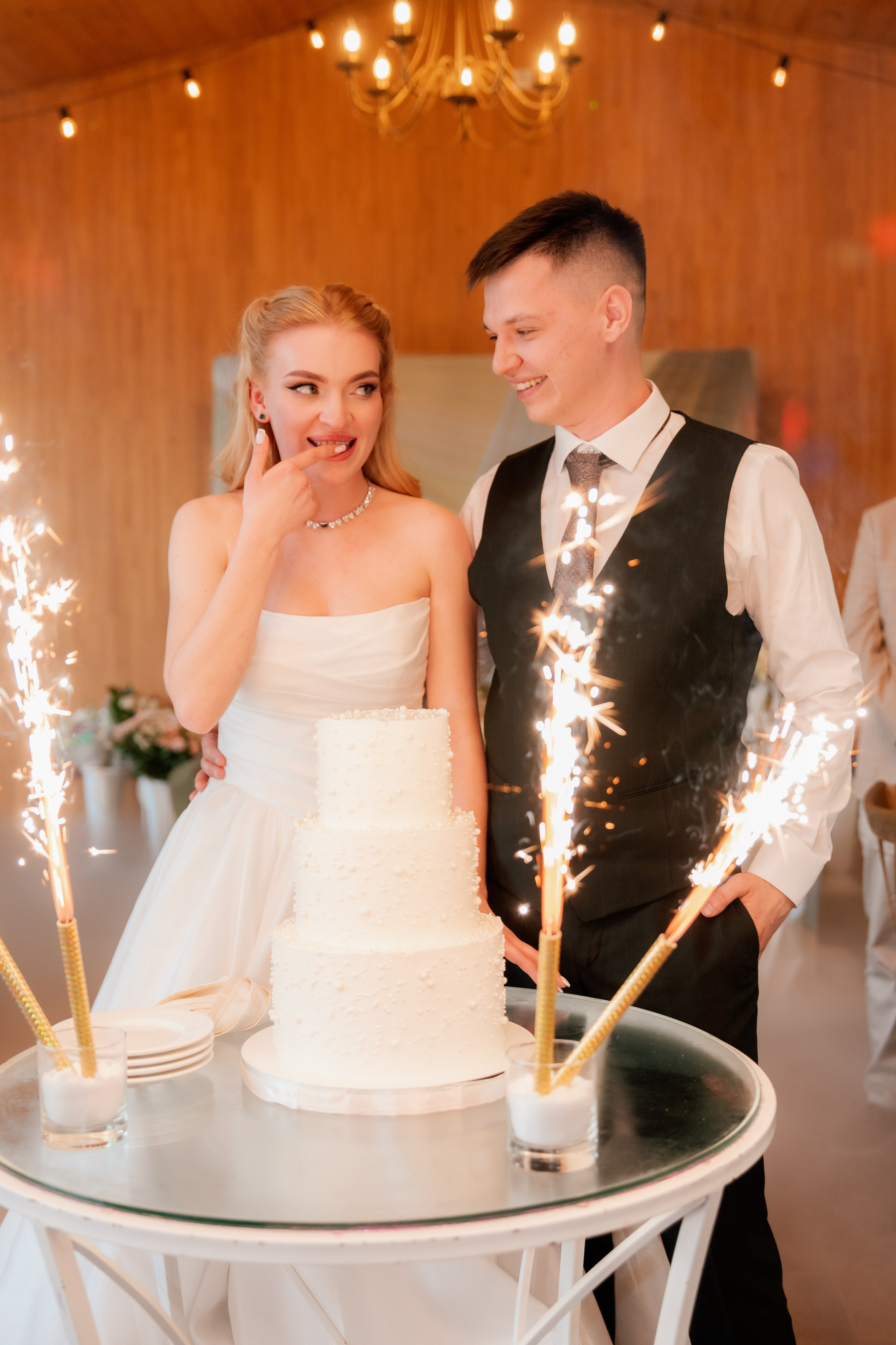 Алиса и Влад. Полный свадебный день (утро, усадьба, прогулка, выездная регистрация, банкет). Дата съемки 26.04.2025. Свадебный фотограф Москва