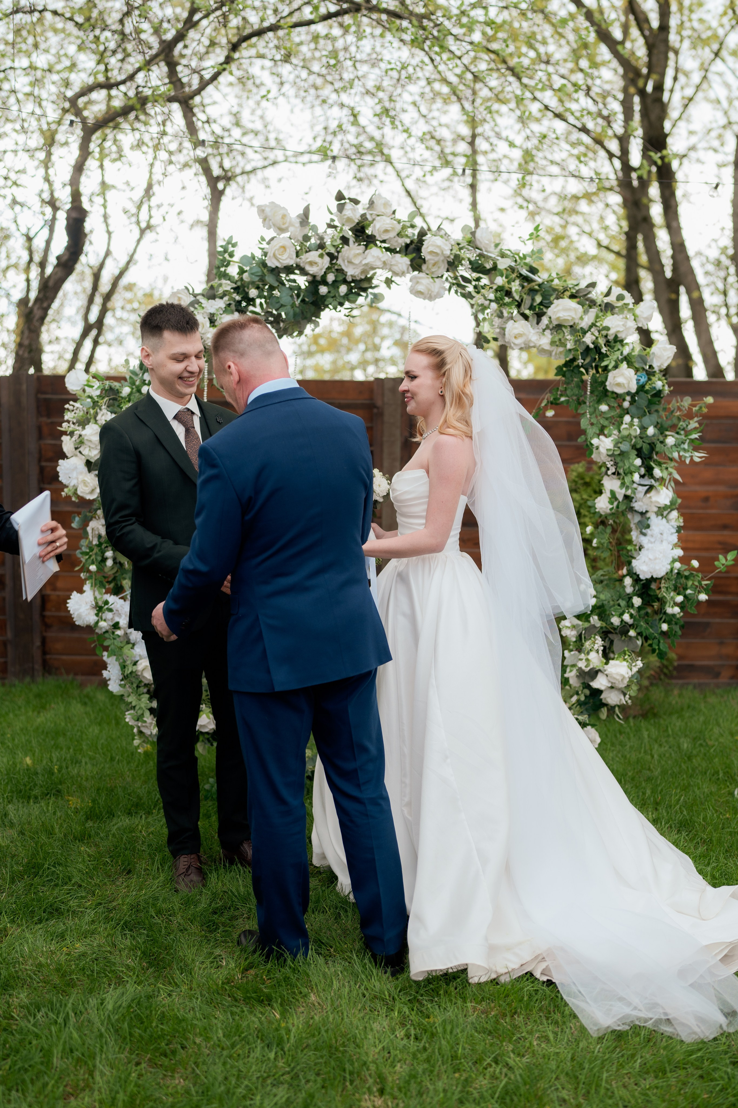 Алиса и Влад. Полный свадебный день (утро, усадьба, прогулка, выездная регистрация, банкет). Дата съемки 26.04.2025. Свадебный фотограф Москва