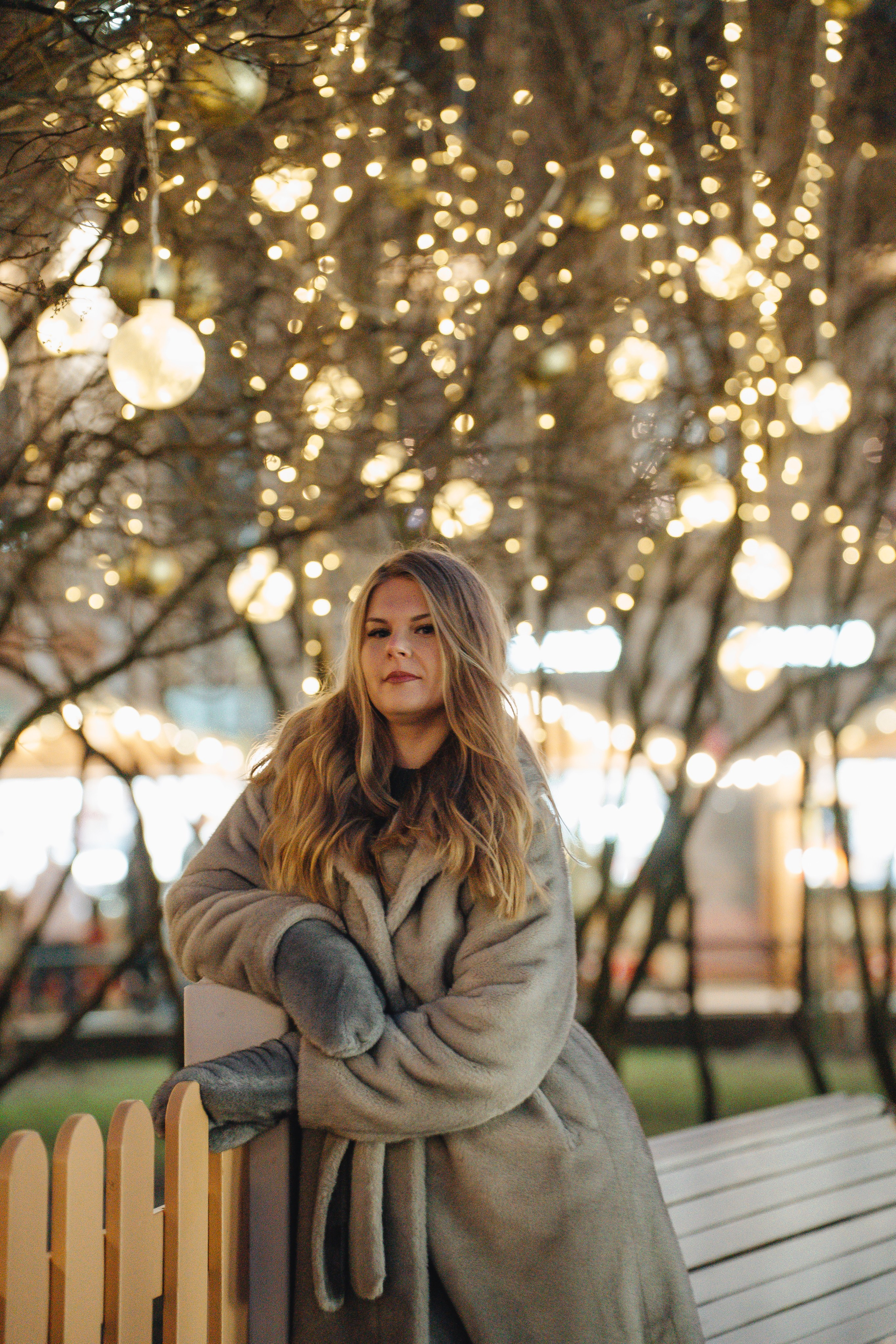 ПРОГУЛКА НА МАНЕЖНОЙ ПЛОЩАДИ ДЛЯ ДЕВУШКИ ПЕРЕД НОВЫМ ГОДОМ (НОВОГОДНЯЯ ФОТОСЕССИИЯ НА МАНЕЖНОЙ ПЛОЩАДИ). Профессиональный фотограф, Санкт-Петербург — Виктория Богомолова