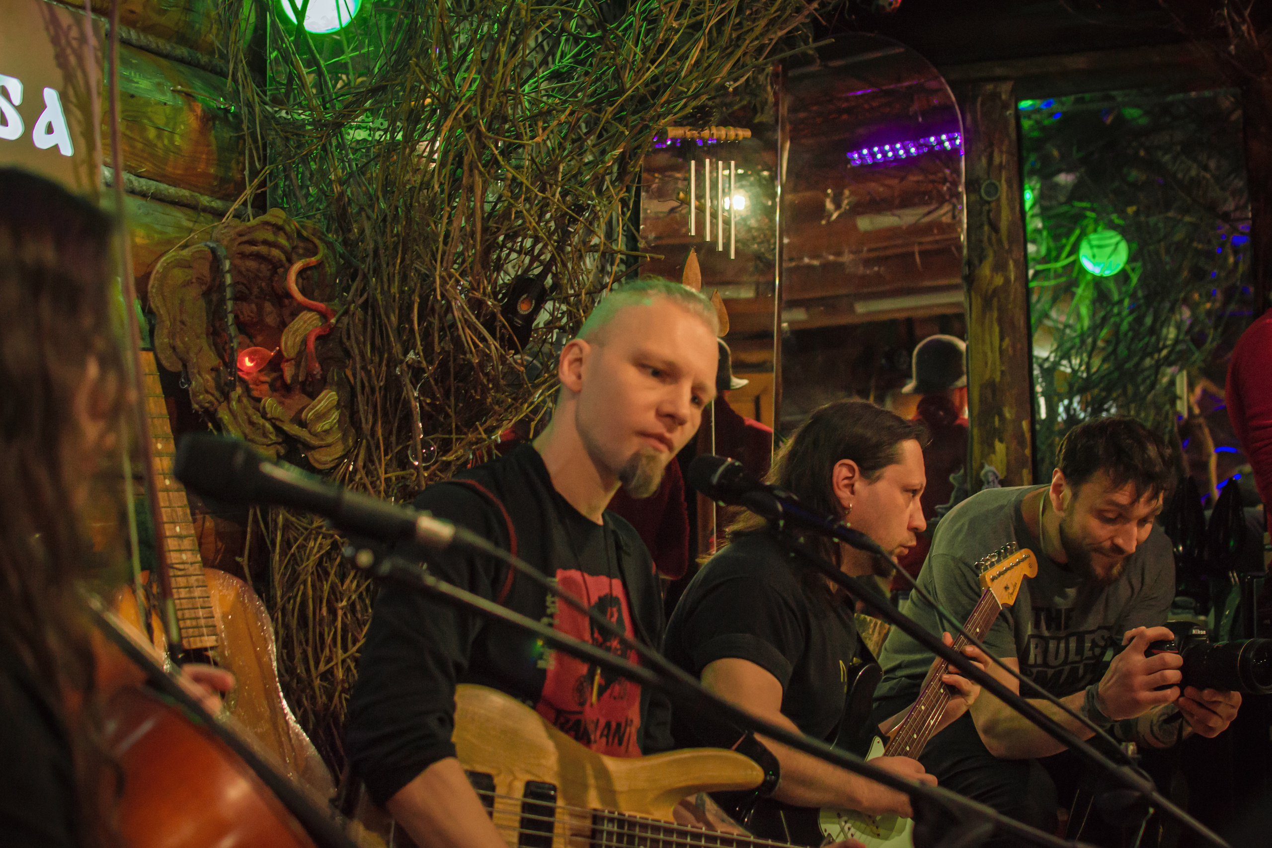 Концерт в Арт-избе у Лиса. Предметный и контентный фотограф в Москве и Зеленограде Анастасиевская