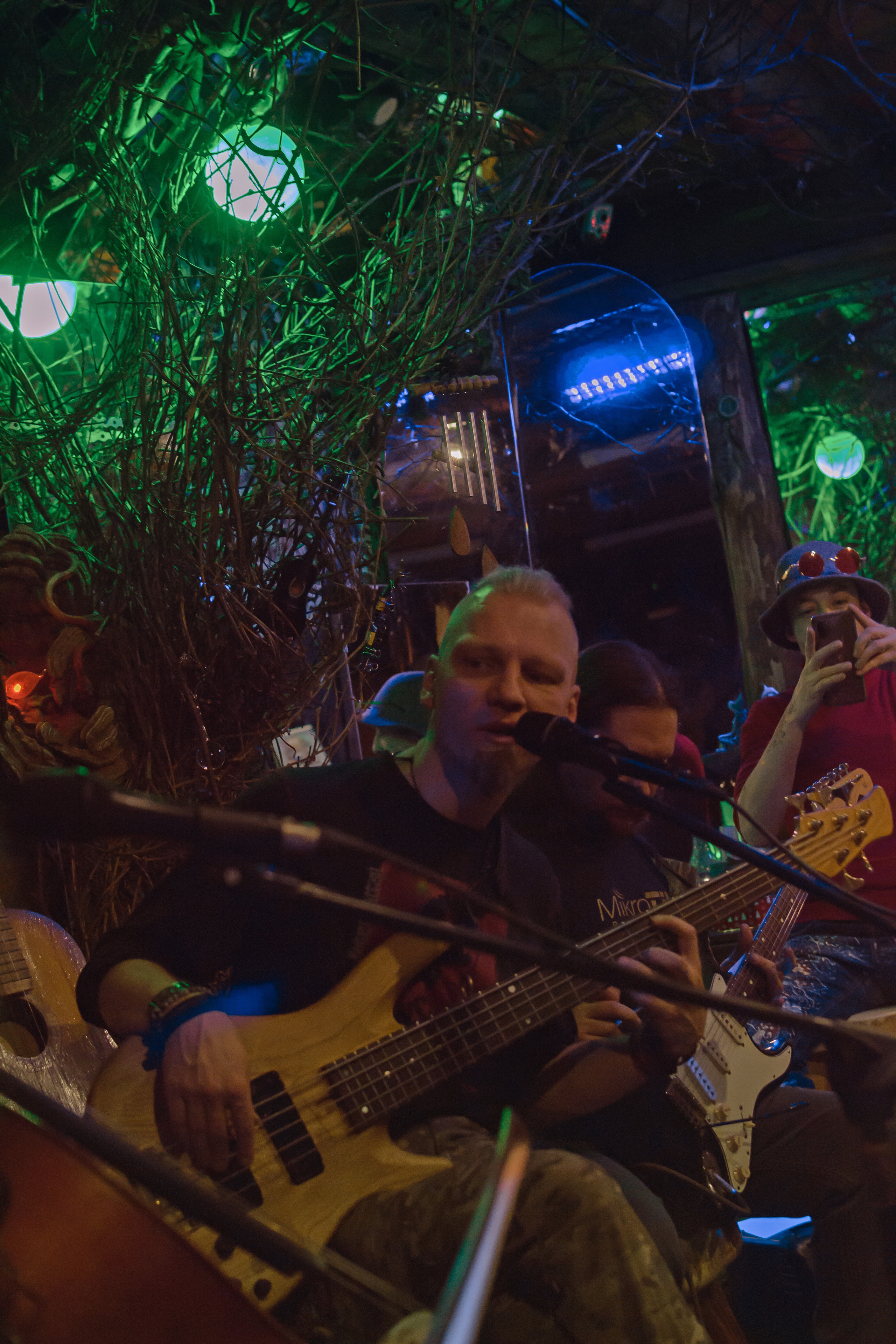 Концерт в Арт-избе у Лиса. Предметный и контентный фотограф в Москве и Зеленограде Анастасиевская