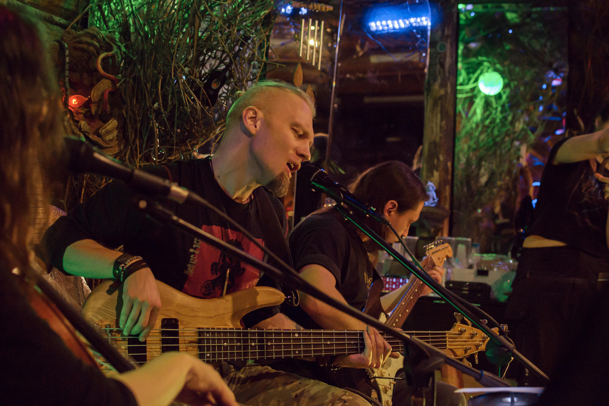 Концерт в Арт-избе у Лиса. Предметный и контентный фотограф в Москве и Зеленограде Анастасиевская