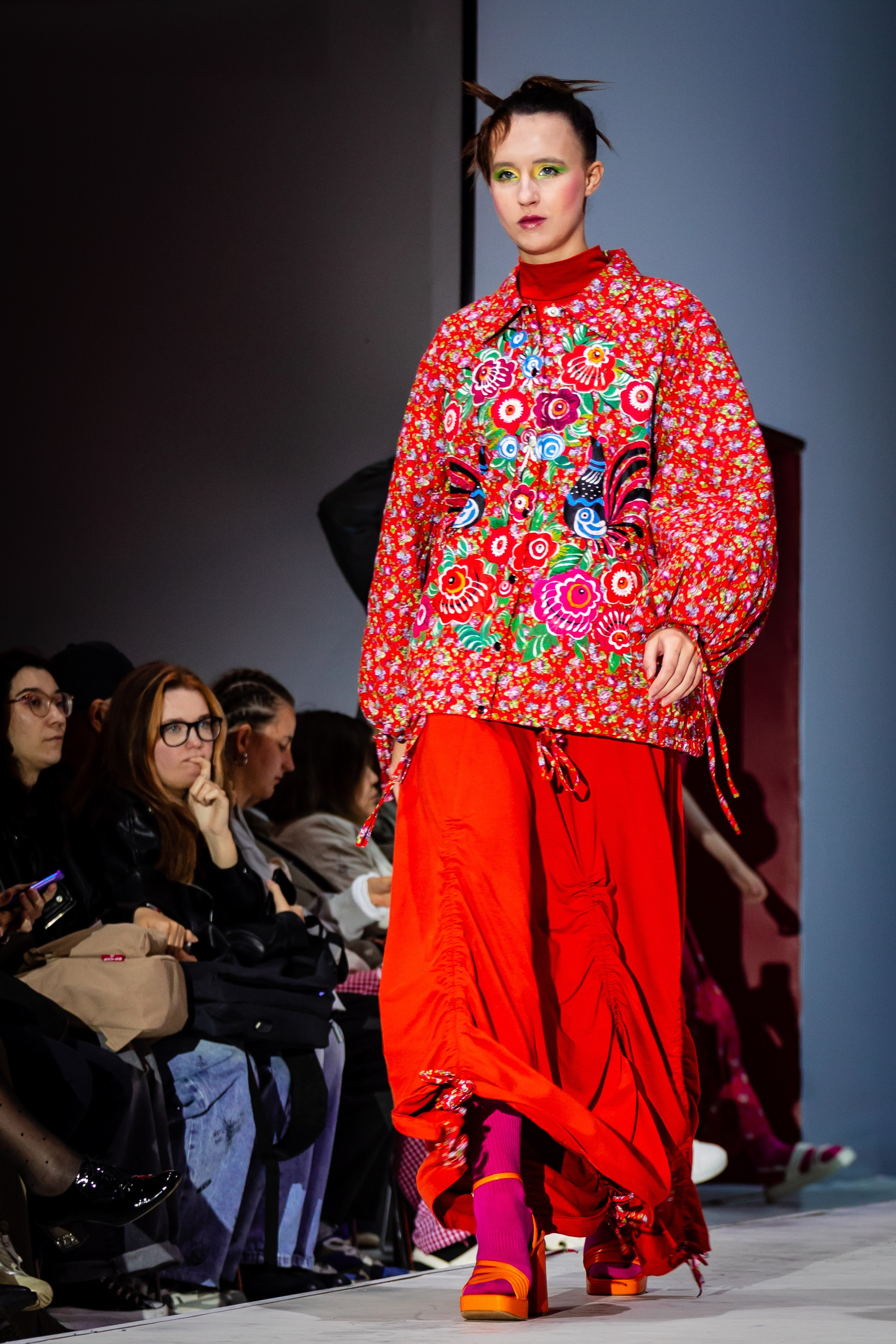 Фото с показа NOVIKOVA DSN и Шуйские ситцы MFW 29.08.25. Фотосессии и репортаж — Фотограф в Москве — Рина Серёгина