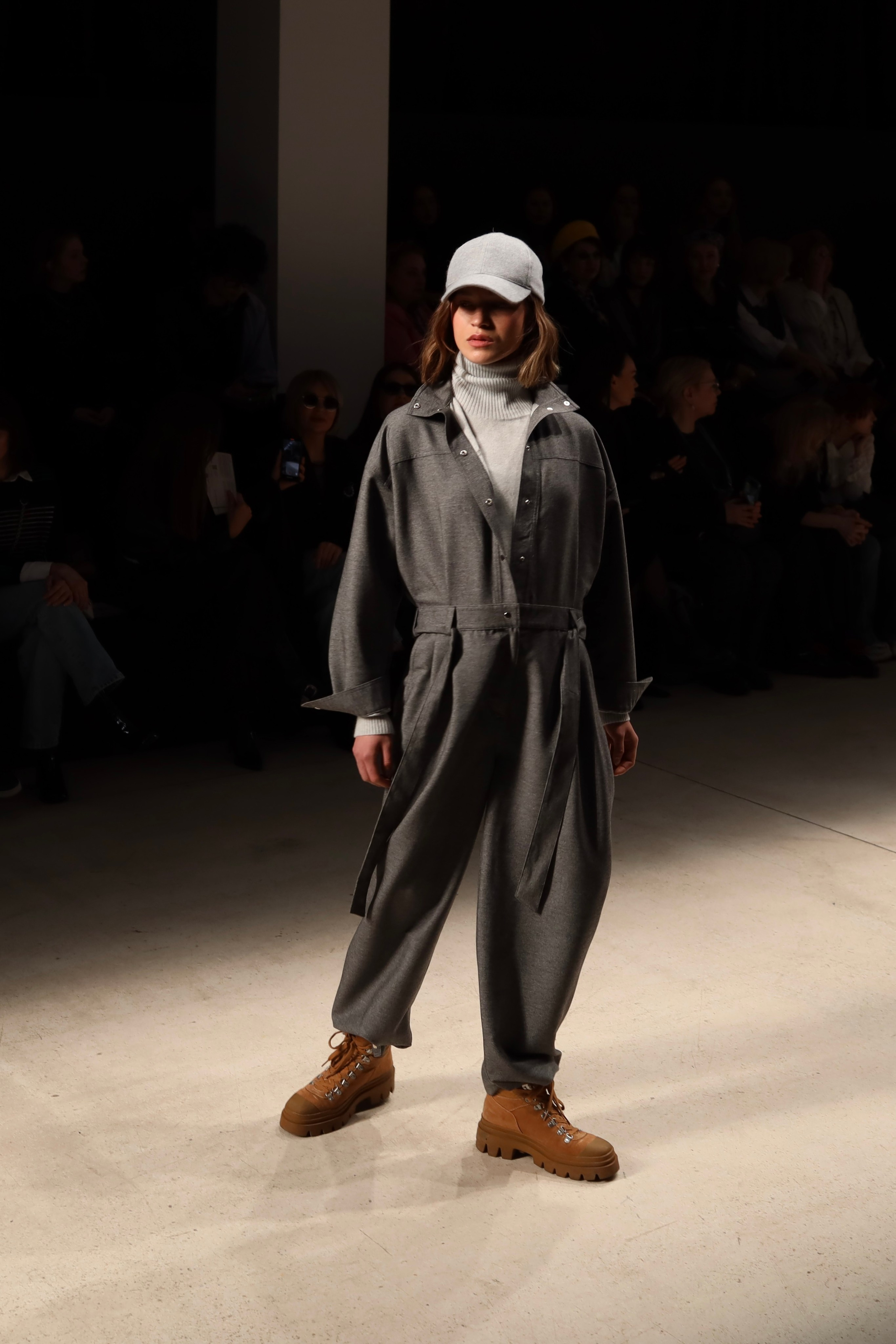 Показ Alpe Cashmere (Москва) — Московская неделя моды 13 марта 2025. Фотосессии и репортаж — Фотограф в Москве — Рина Серёгина