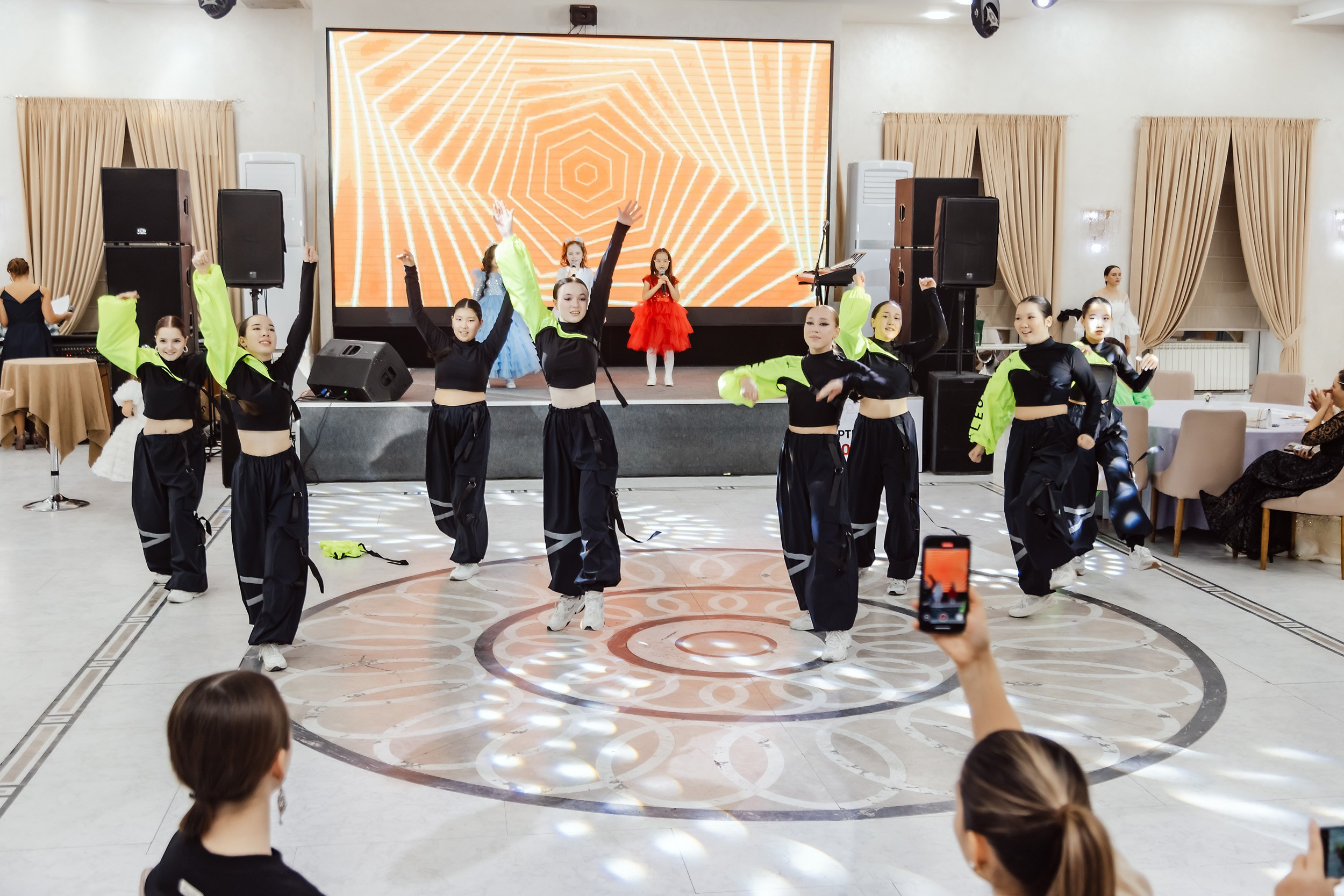 Большой Отчетный Бал Музыкального Дома Голос. Кипятком Павлодар