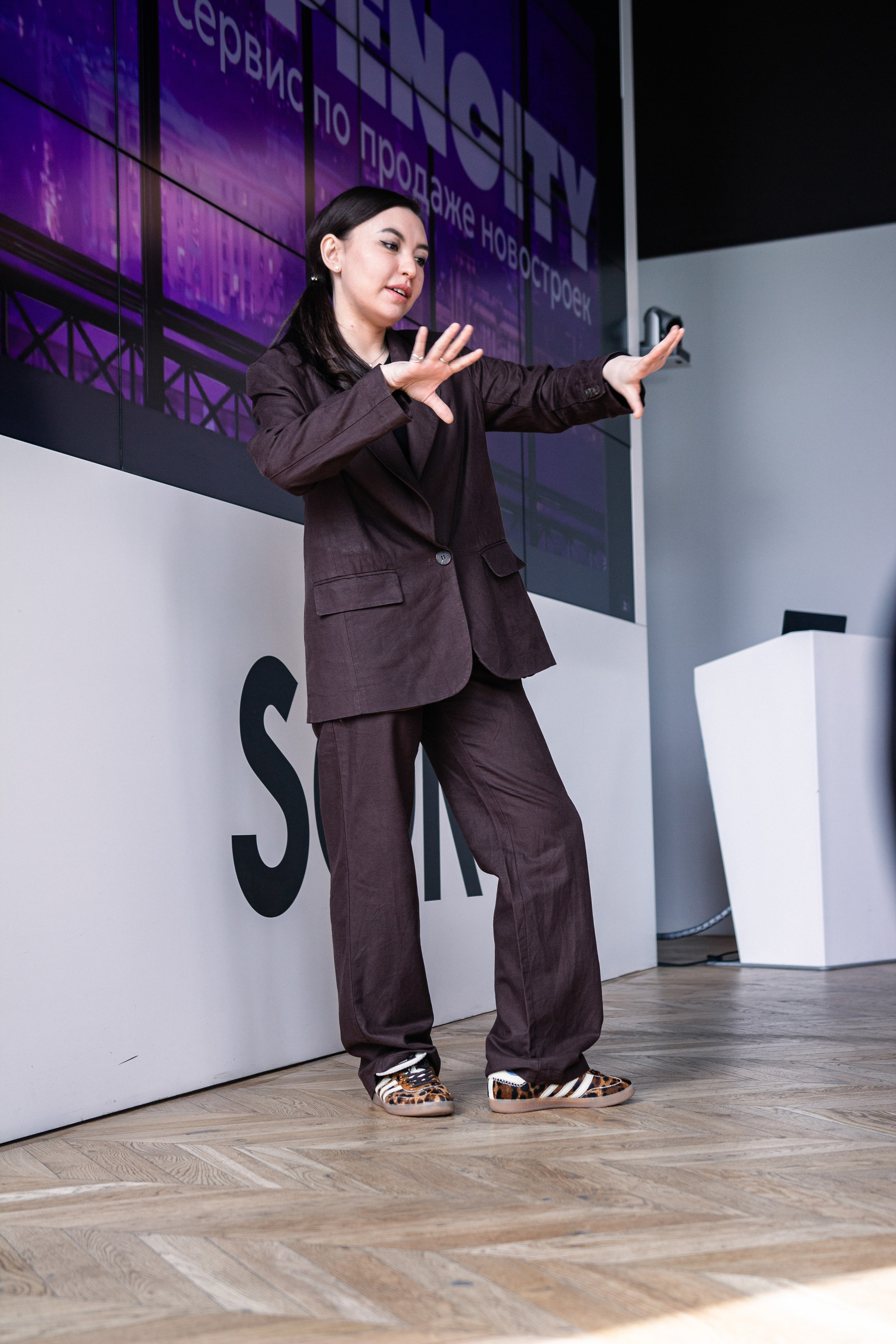 Планерка компании недвижимости. Фотограф Москва — личные фотосессии, лавстори в студии