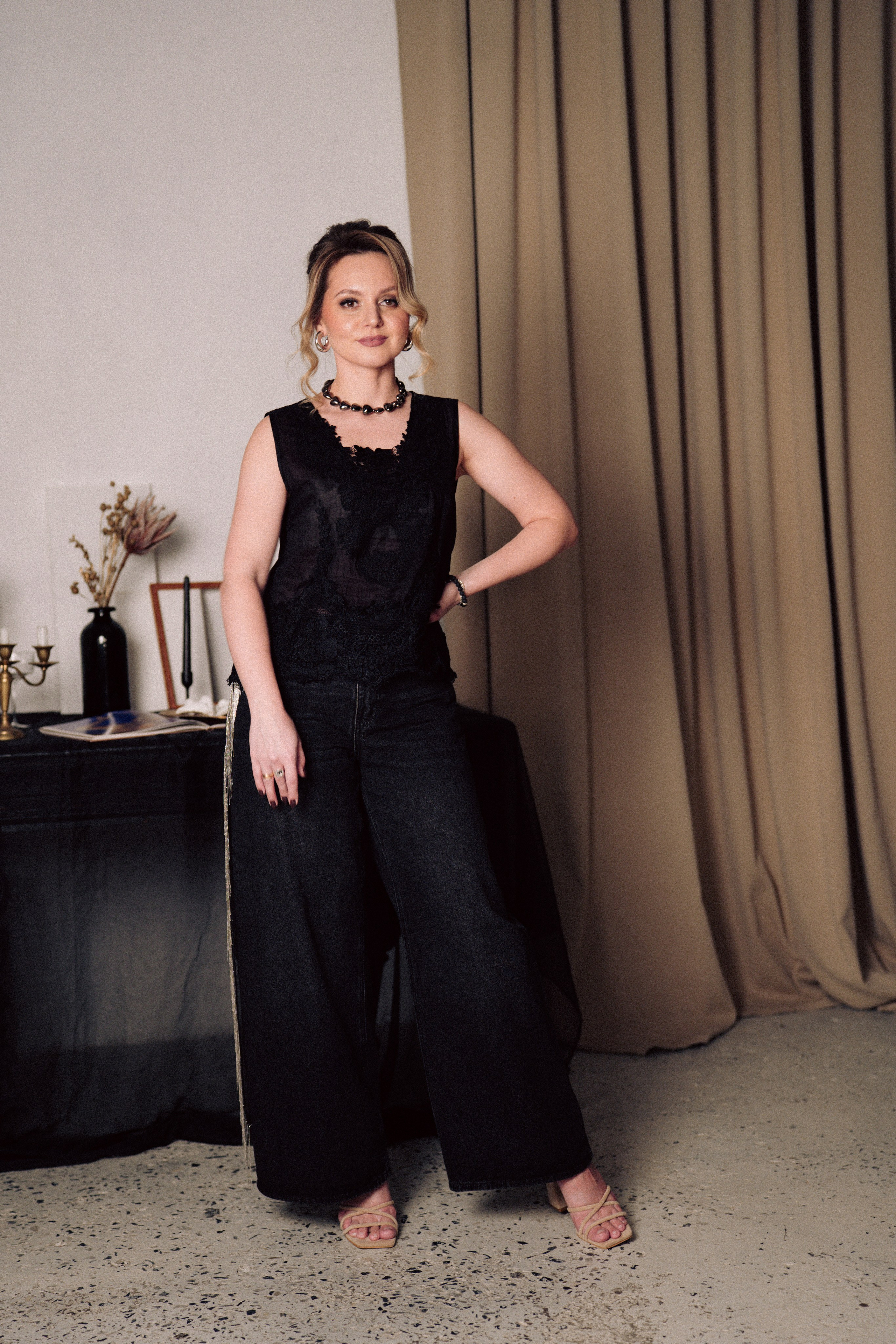 НОВОГОДНЯЯ ФОТОСЕСИИЯ В СТУДИИ ДЛЯ ДЕВУШКИ И ПРОГУЛКА ПО ЧЕРНЫШЕВСКОЙ. Профессиональный фотограф, Санкт-Петербург — Виктория Богомолова