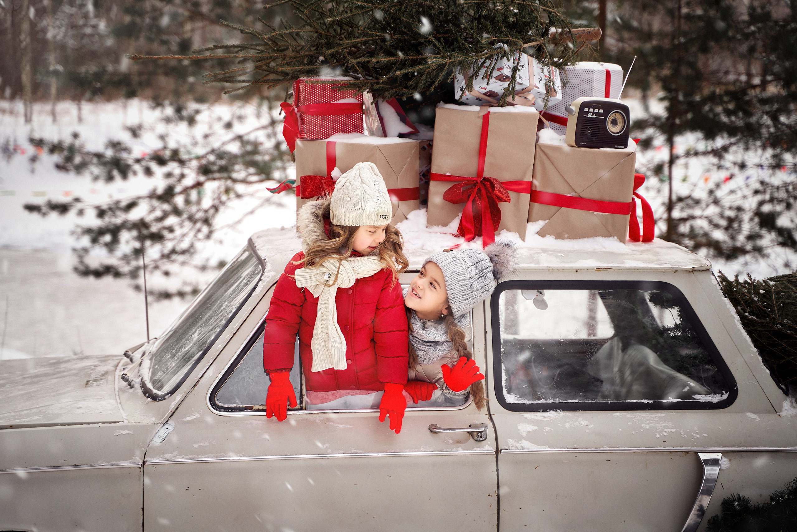 Семья с машиной. Свадебный и семейный фотограф Игорь Елагин