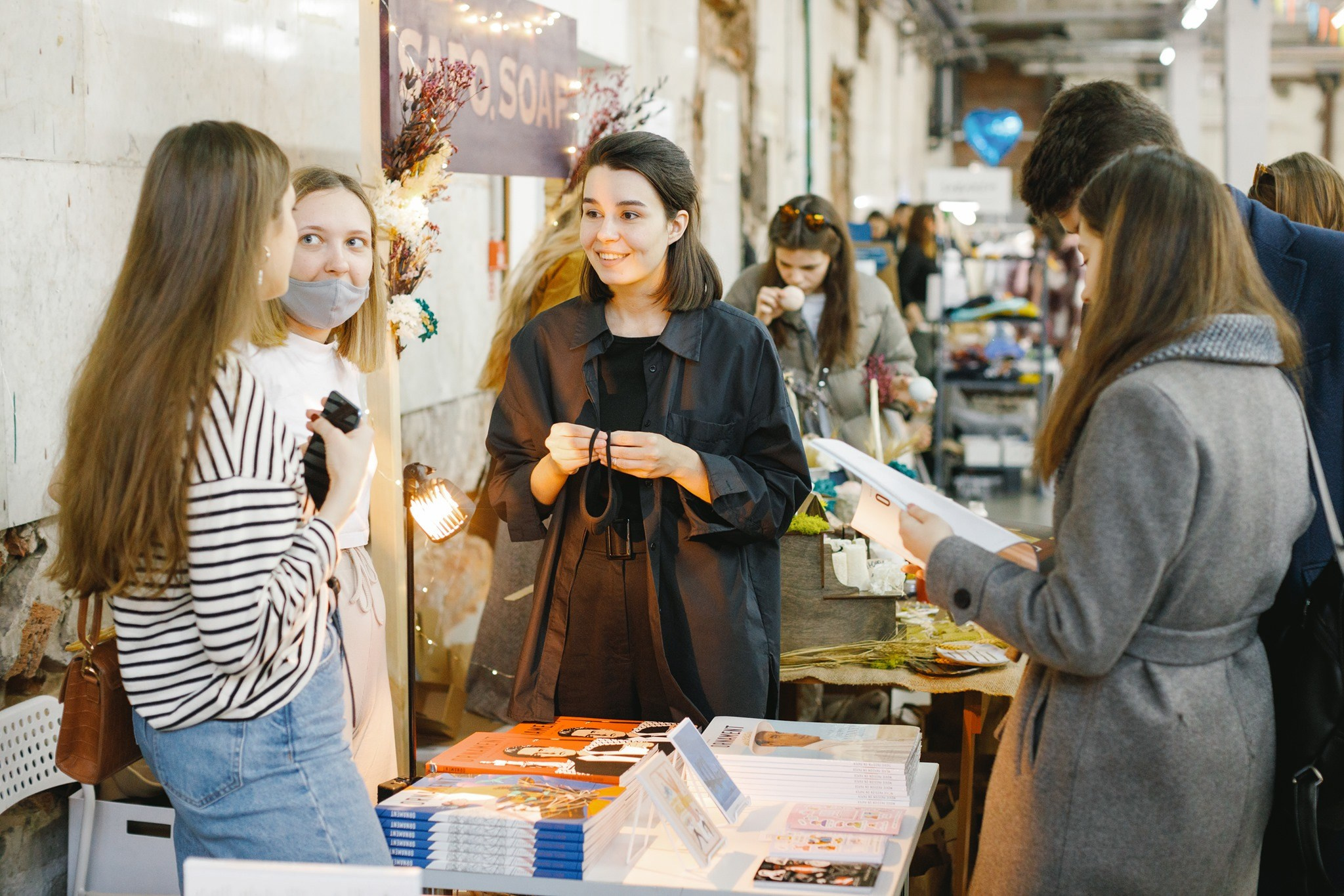 10–11 апреля 2021 на Трёхгорной мануфактуре / фото Иван Гущин. Фотоотчеты «Ламбада-маркета»