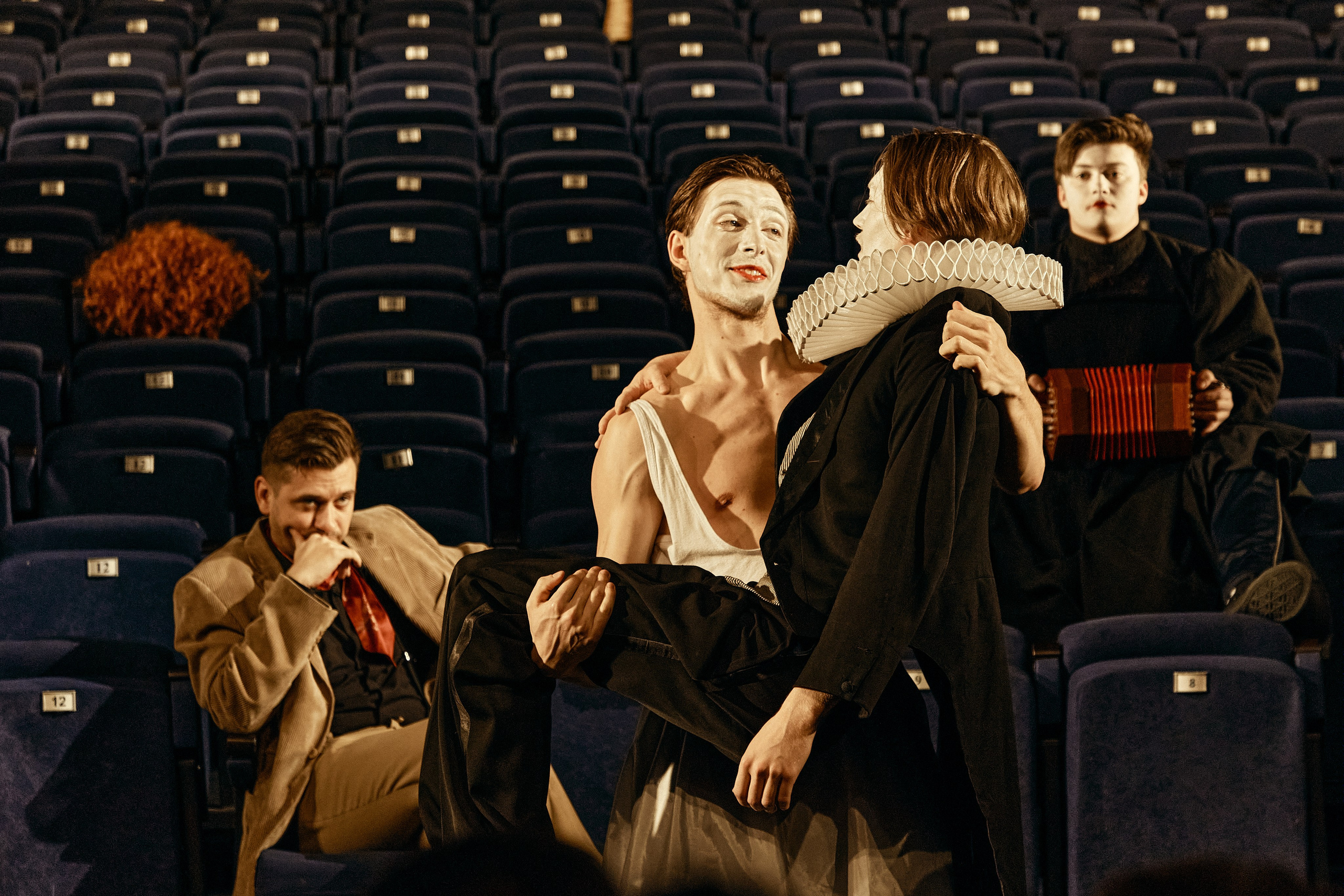 Розенкранц и Гильденстерн мертвы. Фотограф Нина Антонова