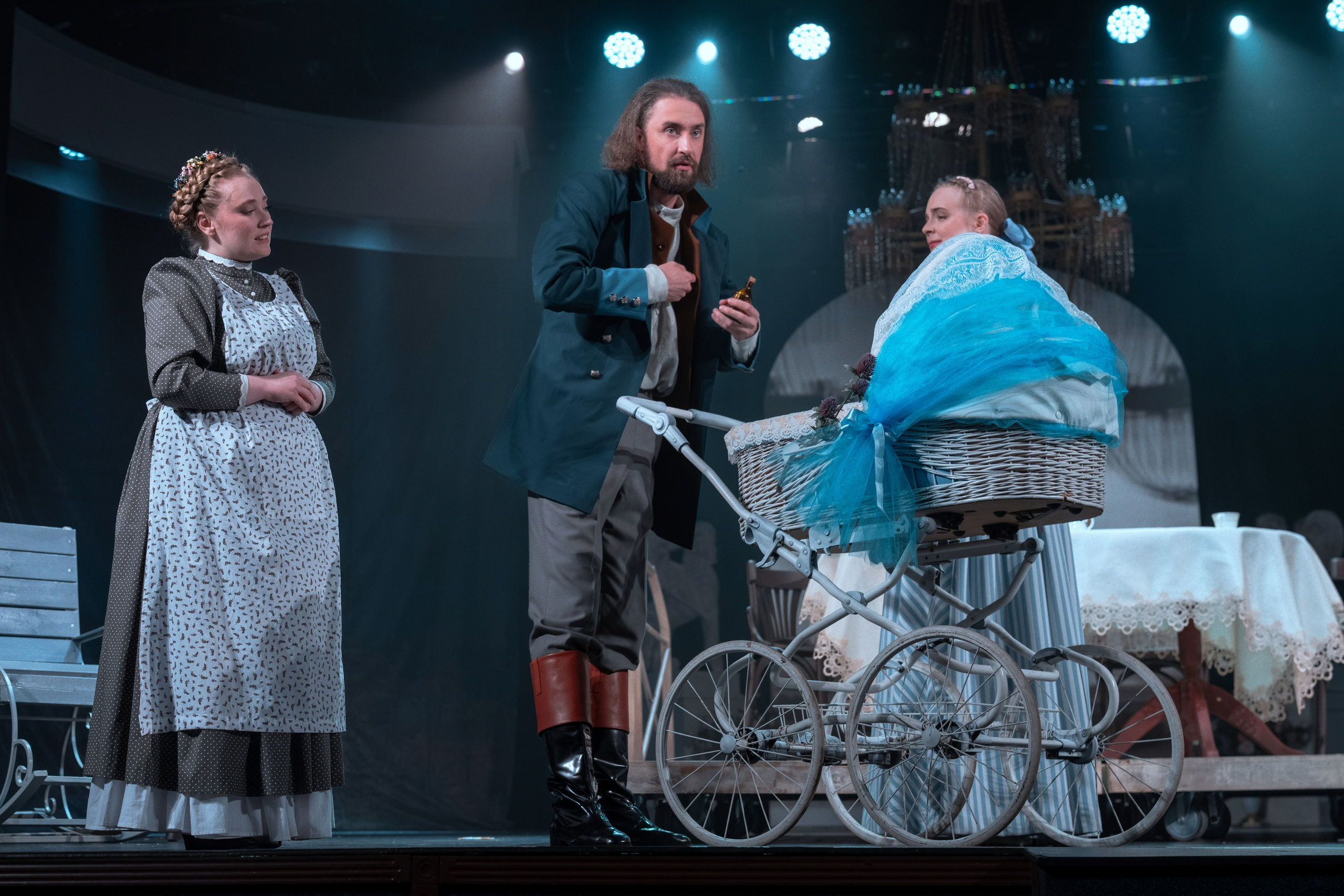 Театр Роста: Отцы и Дети. Сайт фотографа Сергея Абрамова