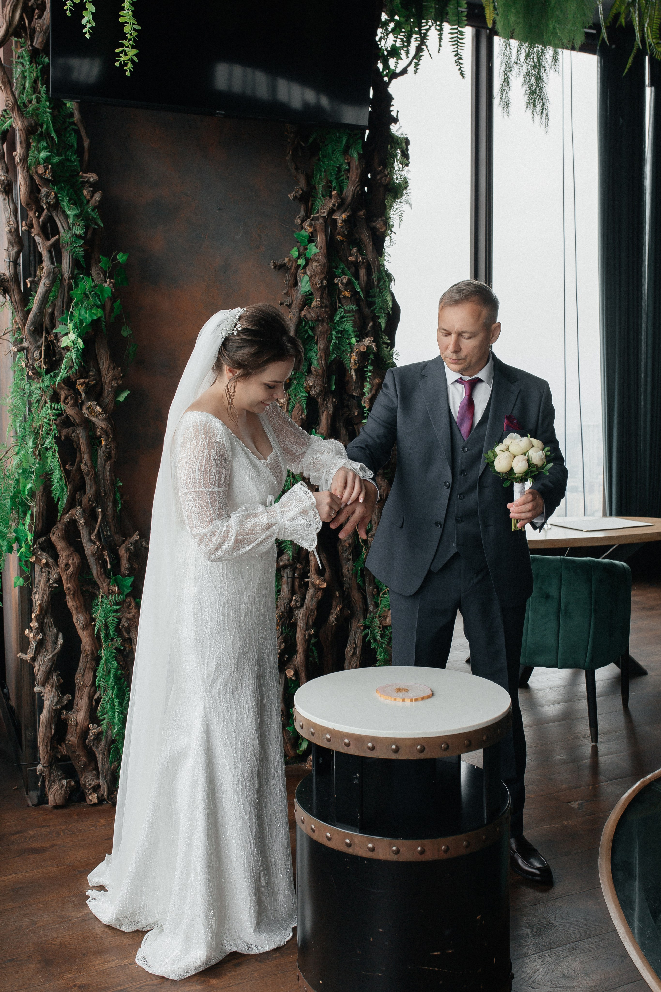 свадебная фотосессия в ресторане birds