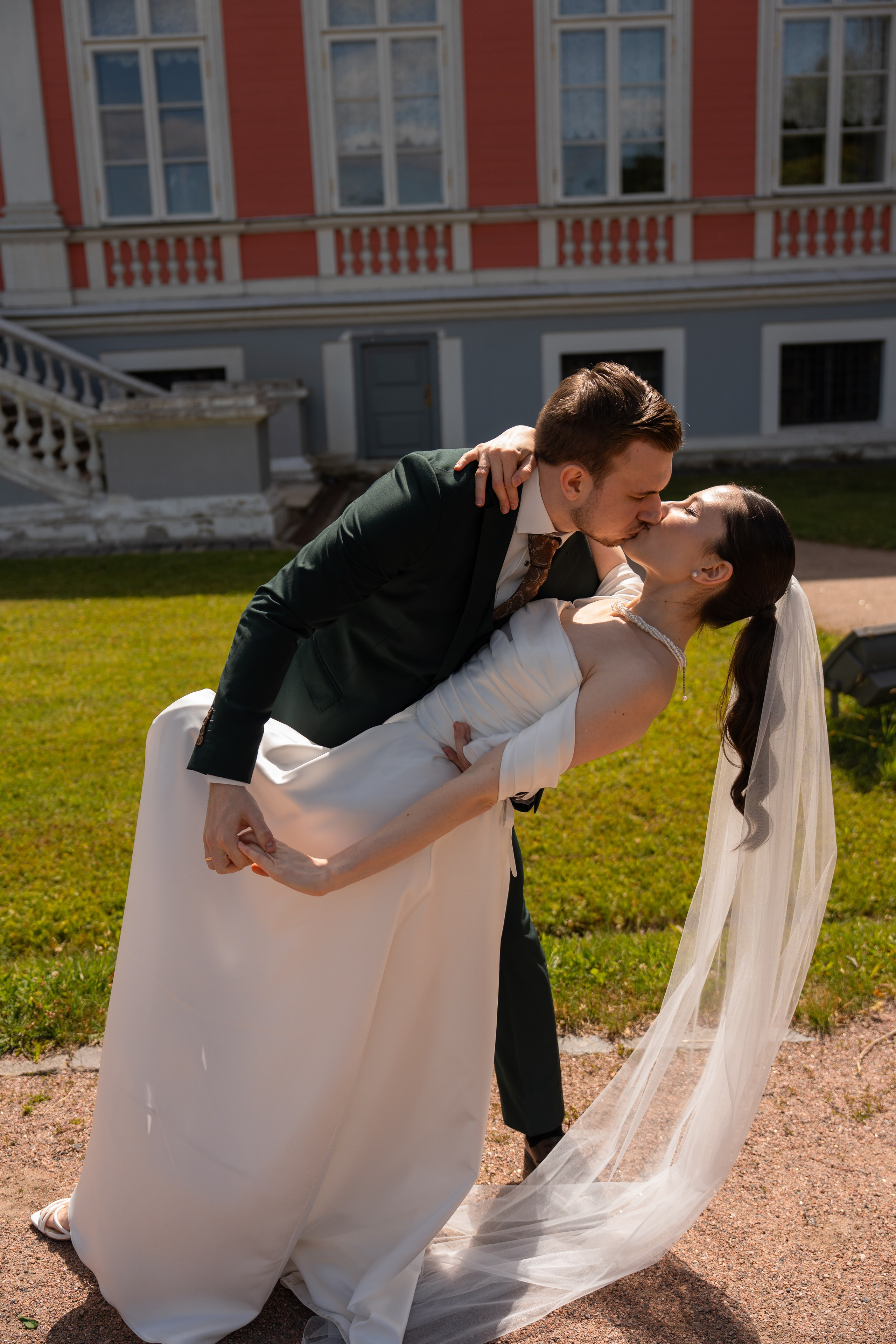 Влад и Илина в Кусково. Свадебный фотограф в Москве Анна Полушина