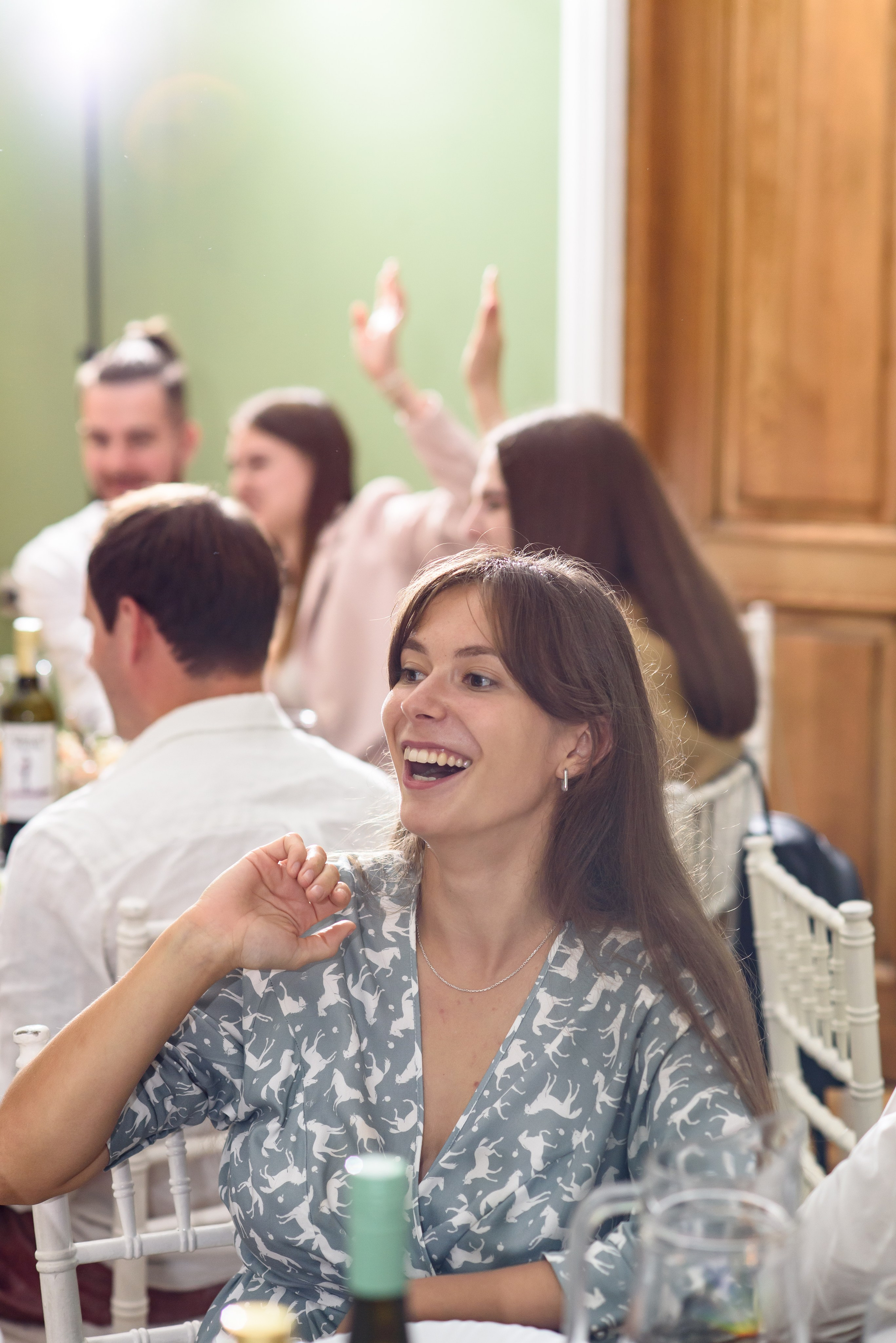 Камерная загородная свадьба в коттедже. Анастасия Петрович фотограф, фотокорреспондент в Москве и Санкт-Петербурге. Фотосъёмка репортажа, мероприятия, корпоративная съёмка, контент