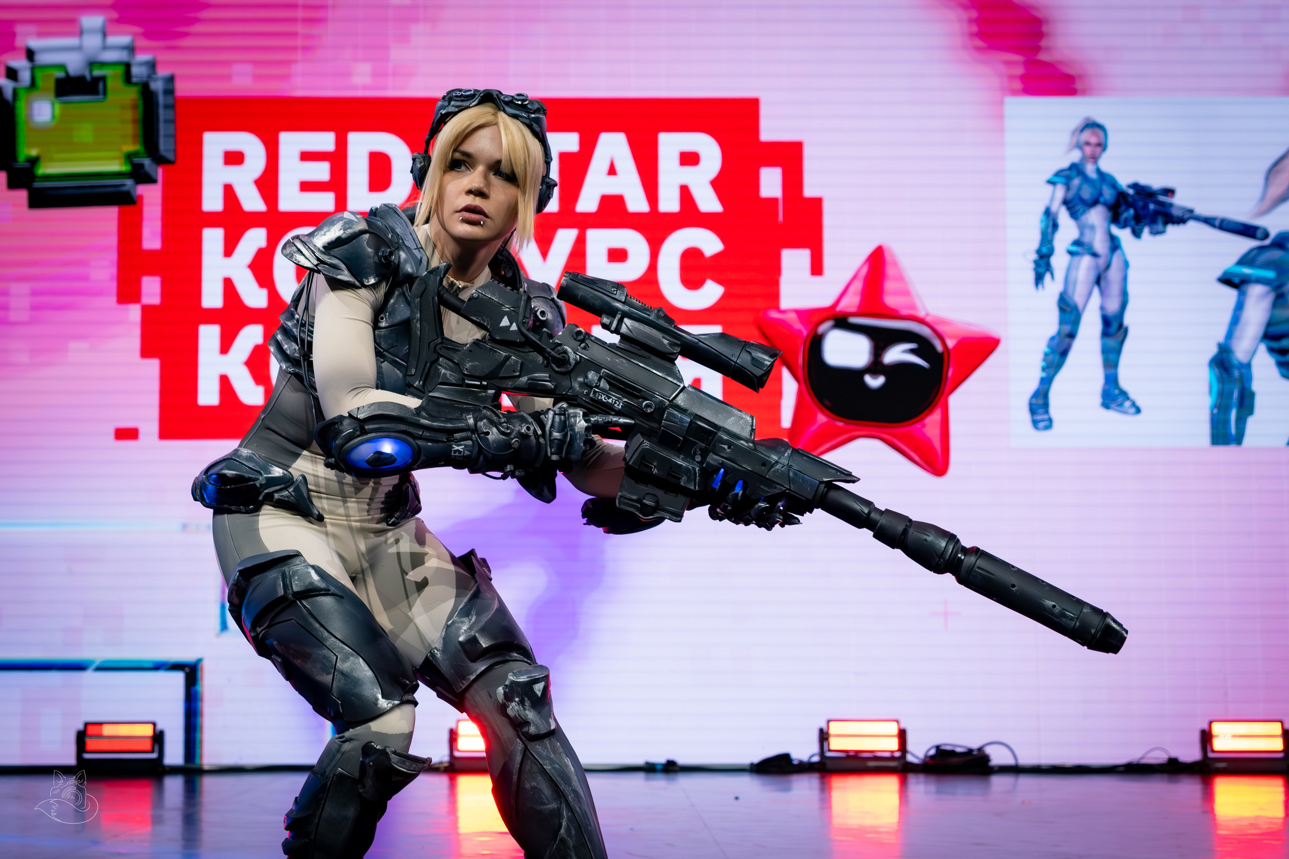 Сцена РЭД ЭКСПО 2024. Косплей фотограф