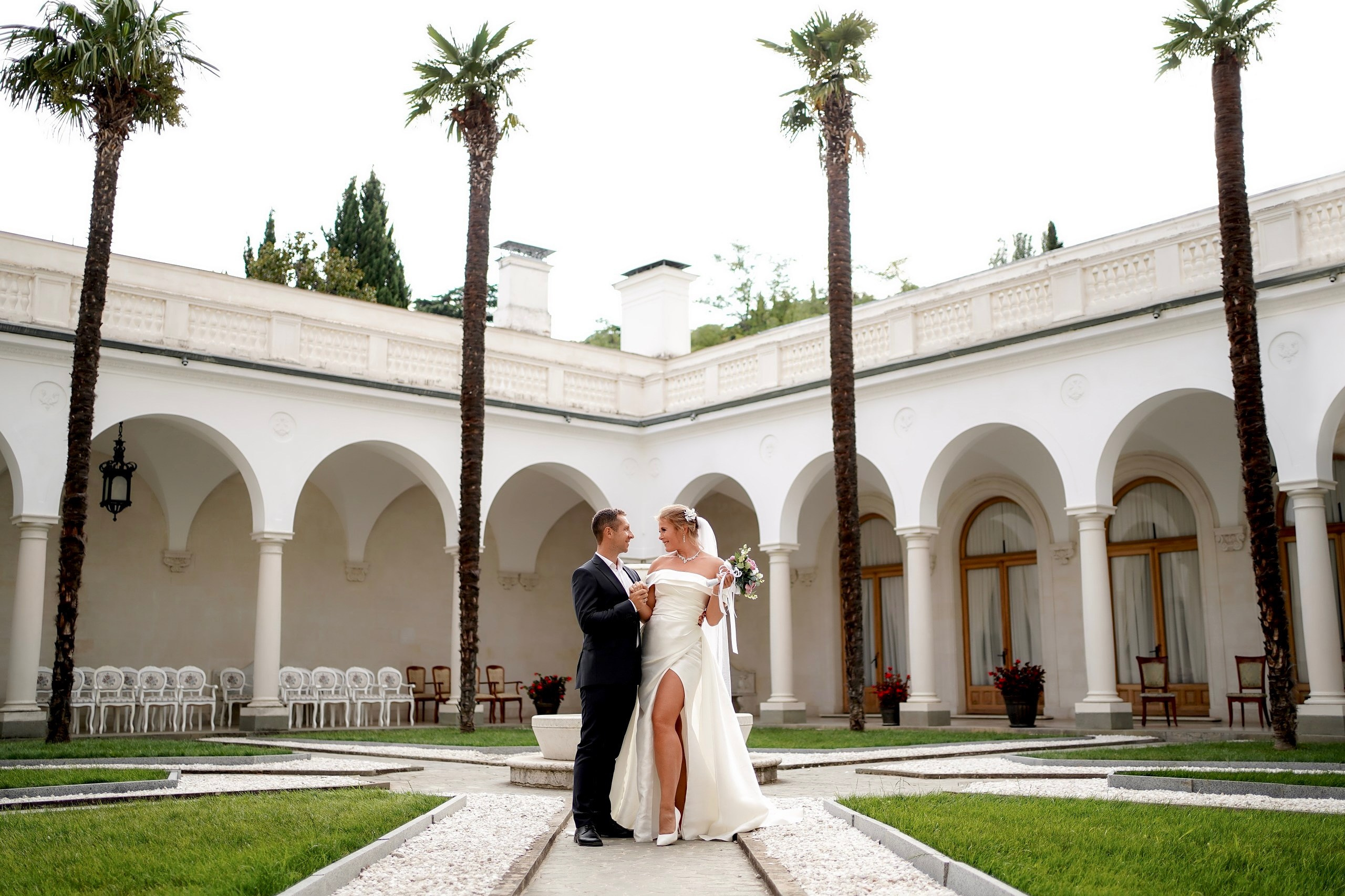 Свадебная фотосессия в Ростове-на-Дону. Фотосессия в отеле Арка, Хаятт, Рэдиссон, Бутик 39, Резиденция и другие. Фотограф Алёна Чёботова. Свадебный фотограф в Ростове-на-Дону. Таинство Крещения и Венчания, семейные фотосессии. Алёна Чёботова