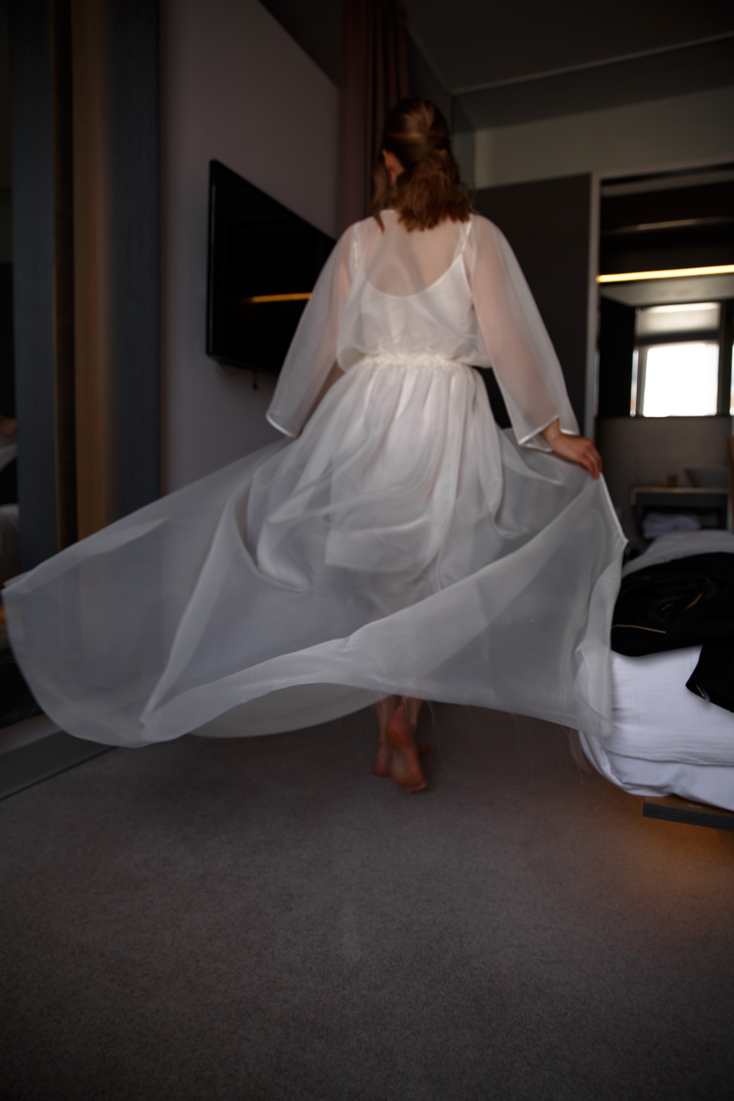 пеньюар невесты разлетается