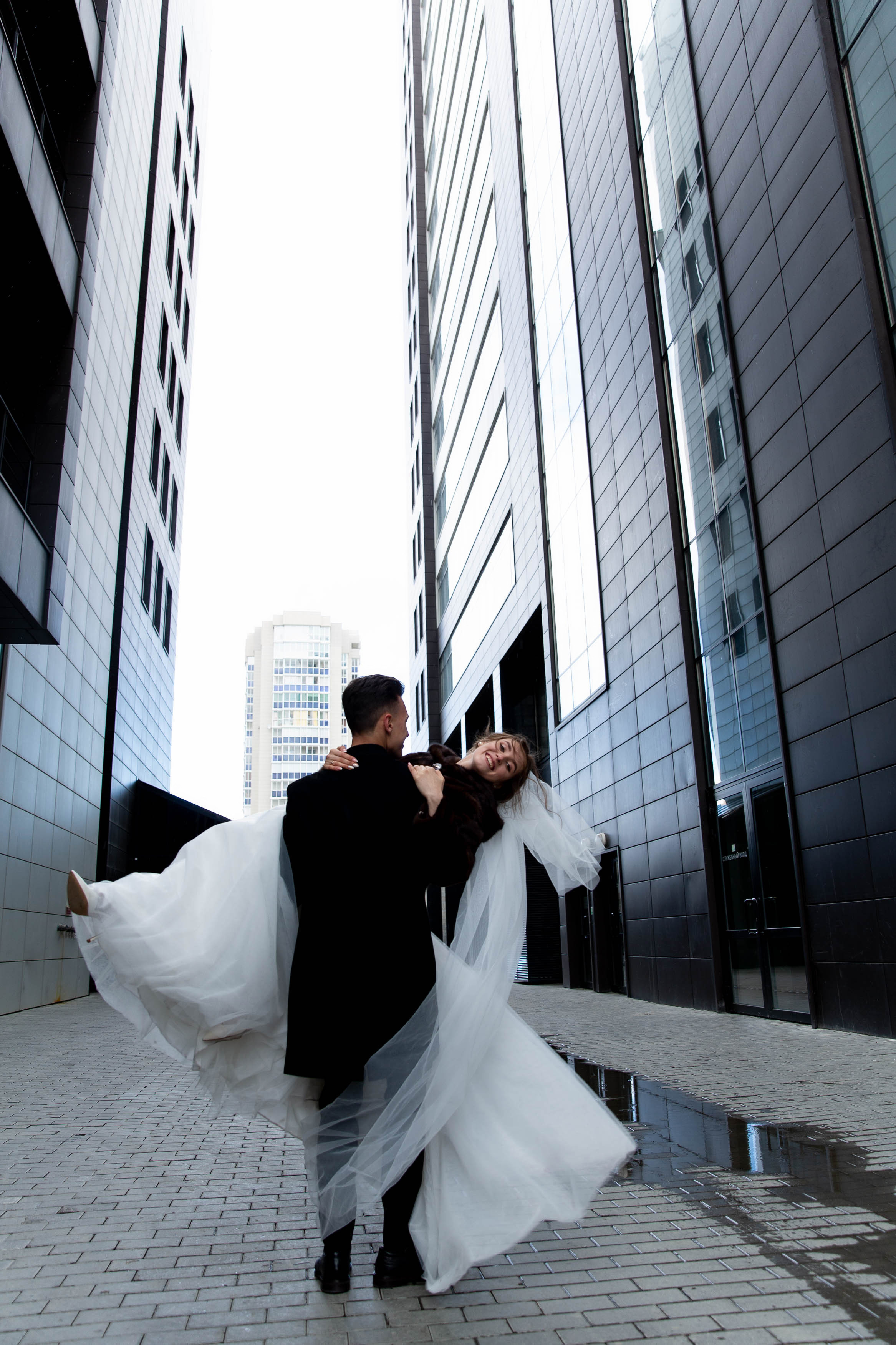 графичные здания фотосессия в городе