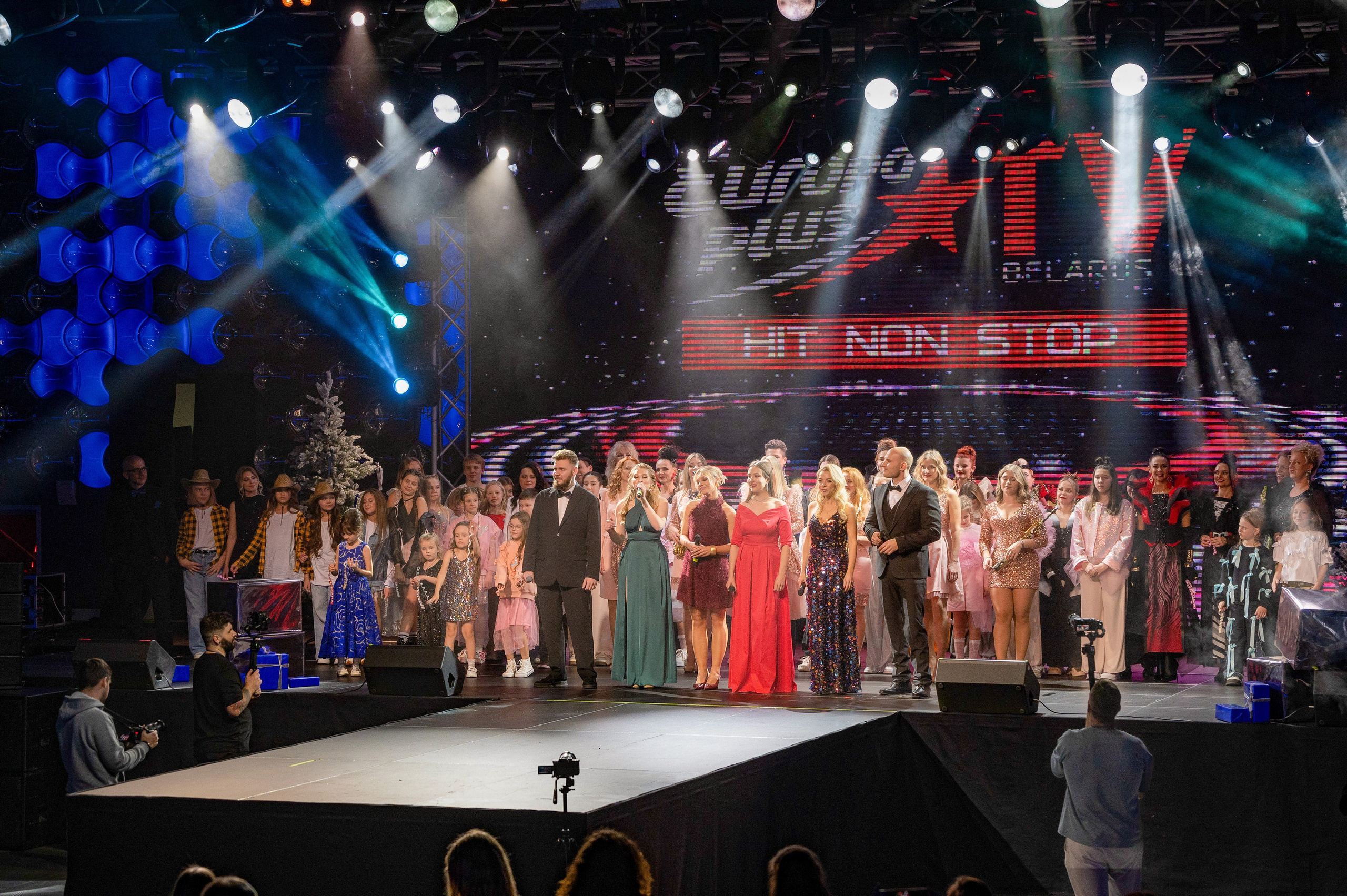 Большая новогодняя тусовка. Фотоуслуги, услуги фотографа, фотографирование важных событий