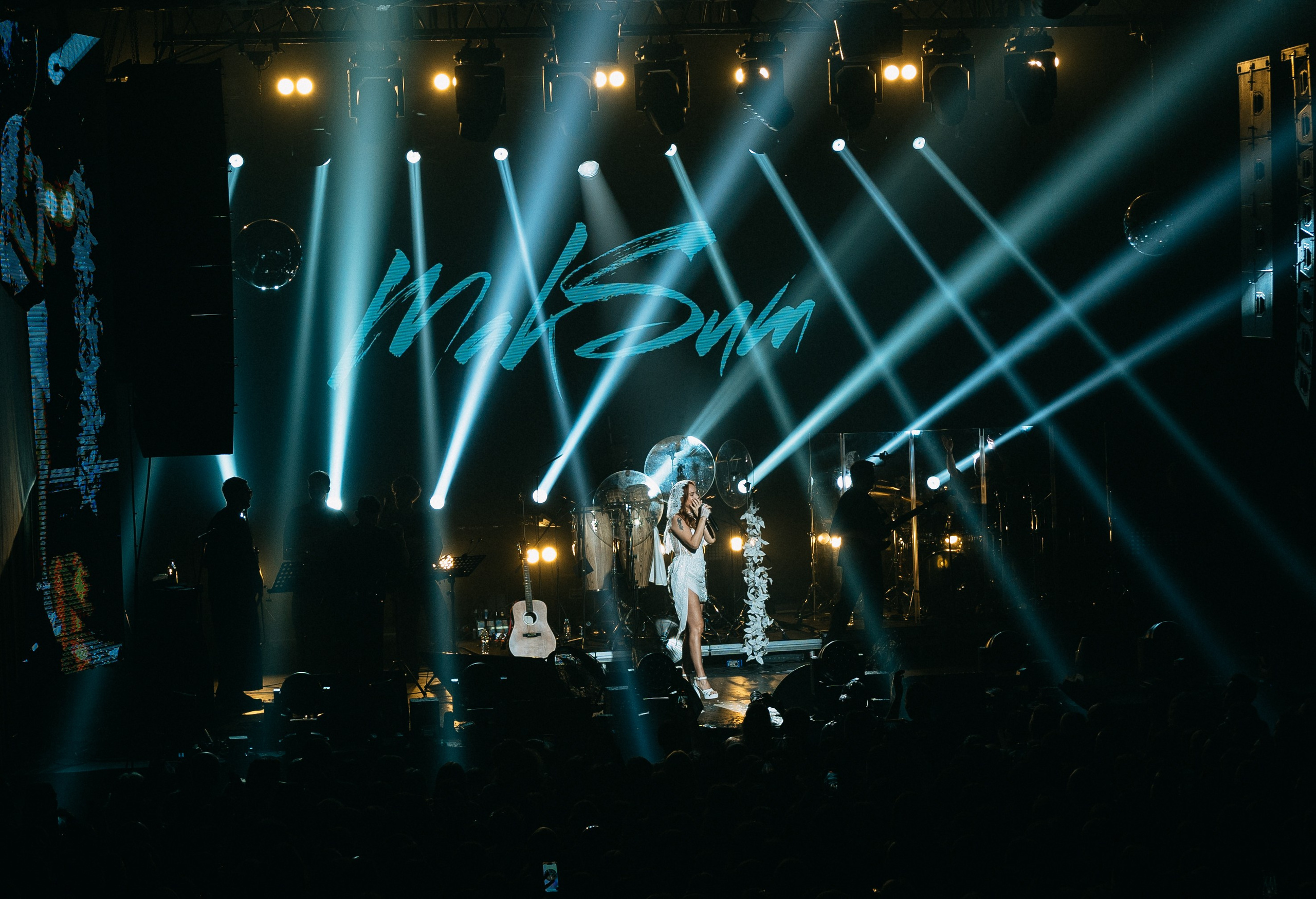 Концерт Максим в Санкт-Петербурге. Фотограф Елизавета Федосова. Репортажная съемка концерта. 