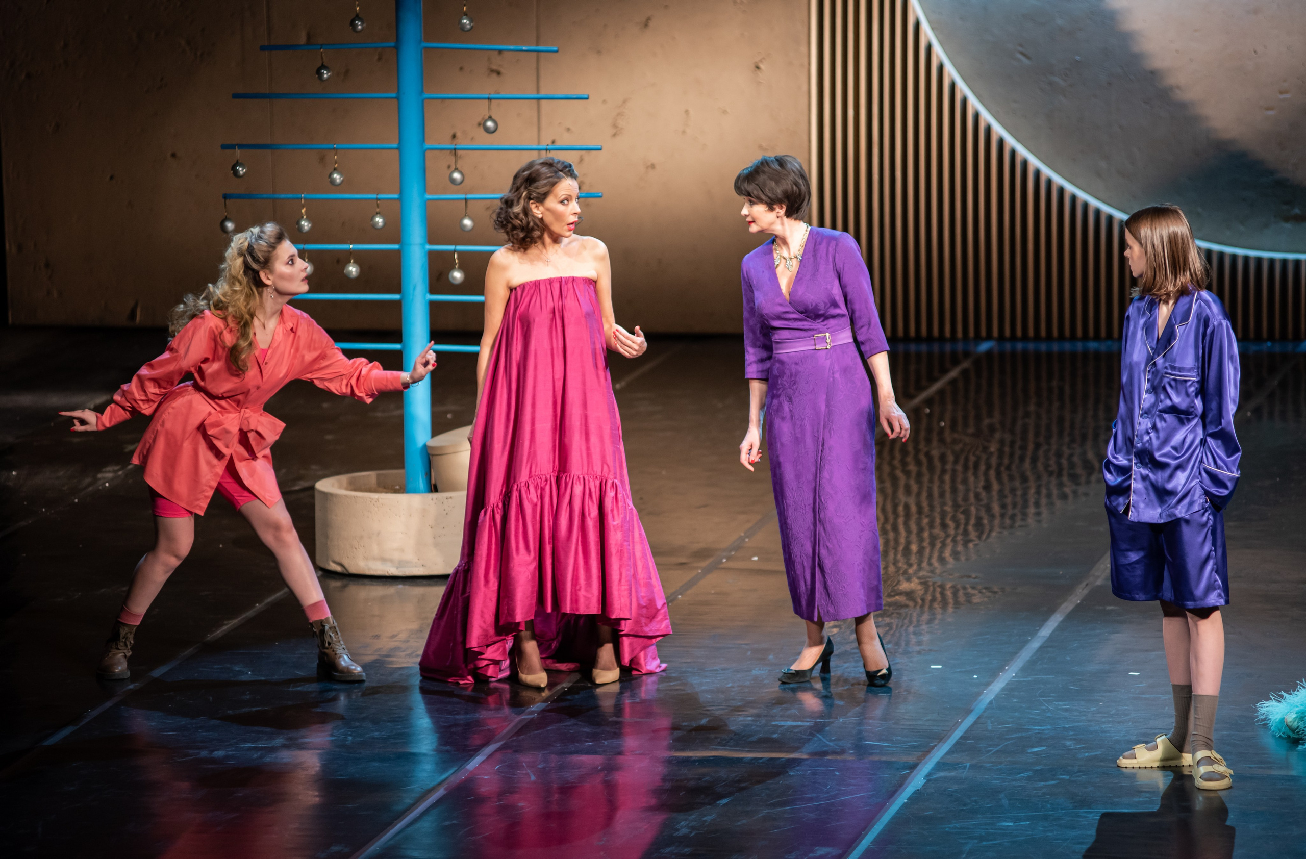 8 любящих женщин | Театр им. Моссовета