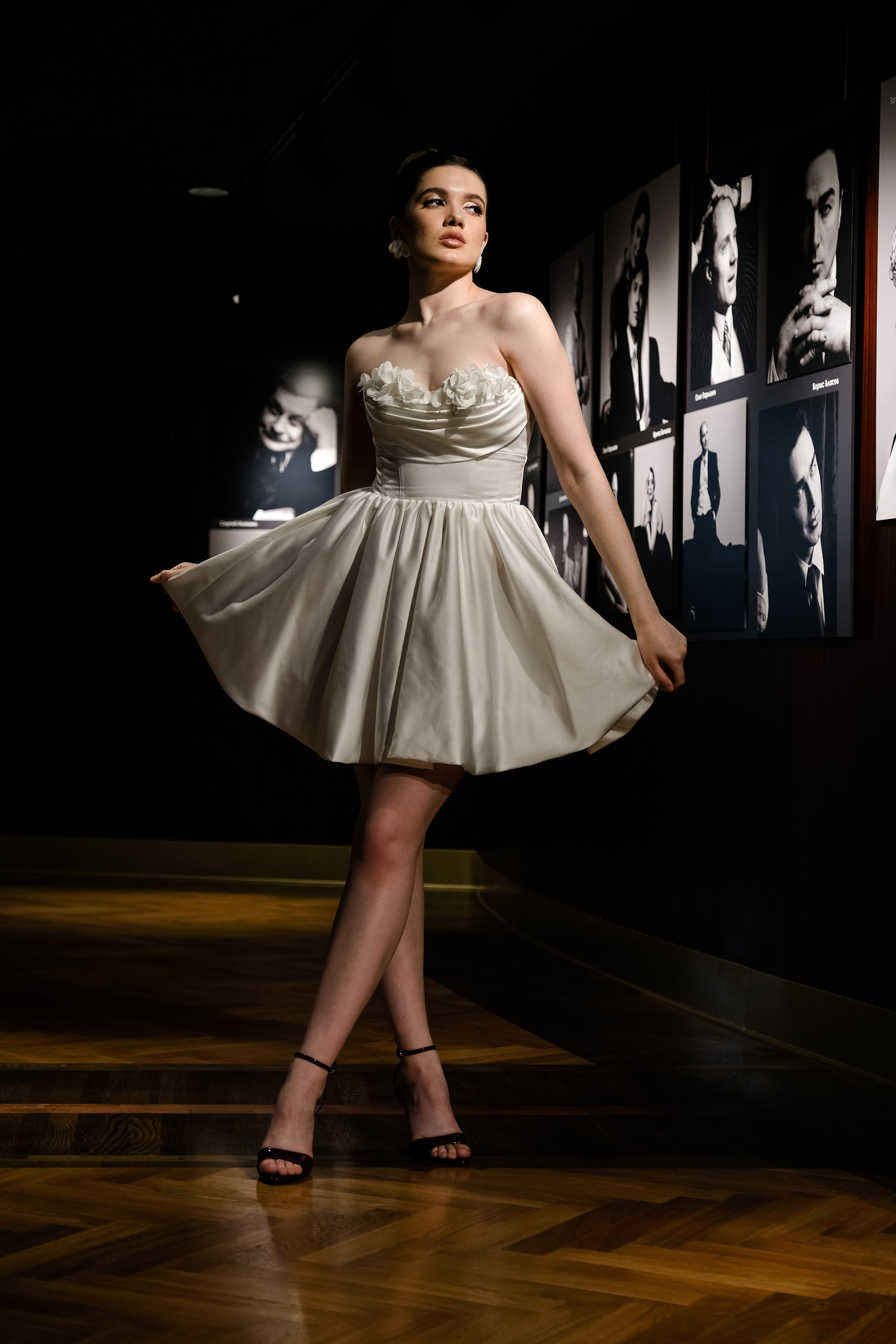 Свадебная фотосессия в театре драмы имени Наума Орлова. Свадебный фотограф в Челябинске Сырчикова Наталья