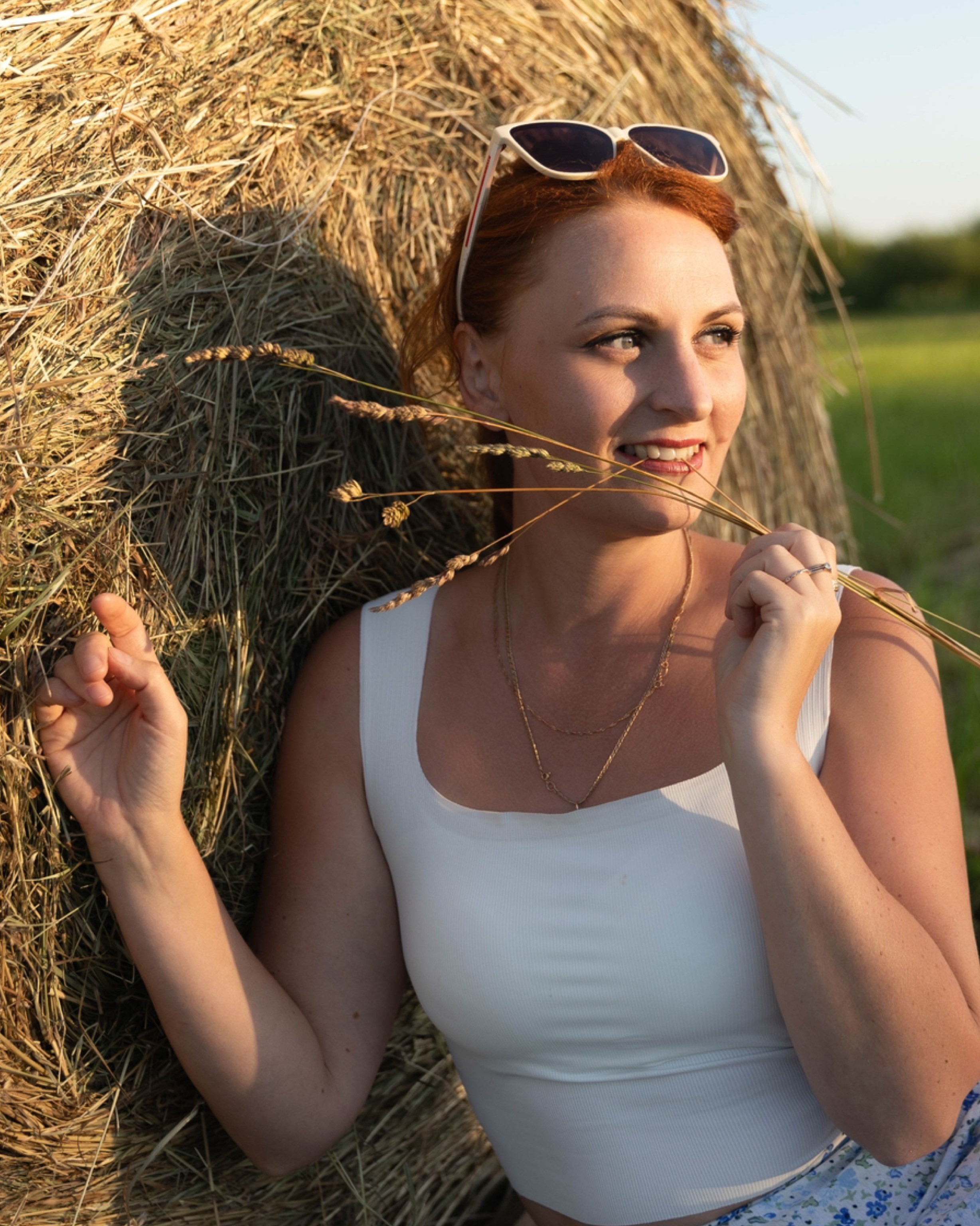 Молодость — это танцевать с бокалом. Свадебный и семейный фотограф в Карелии