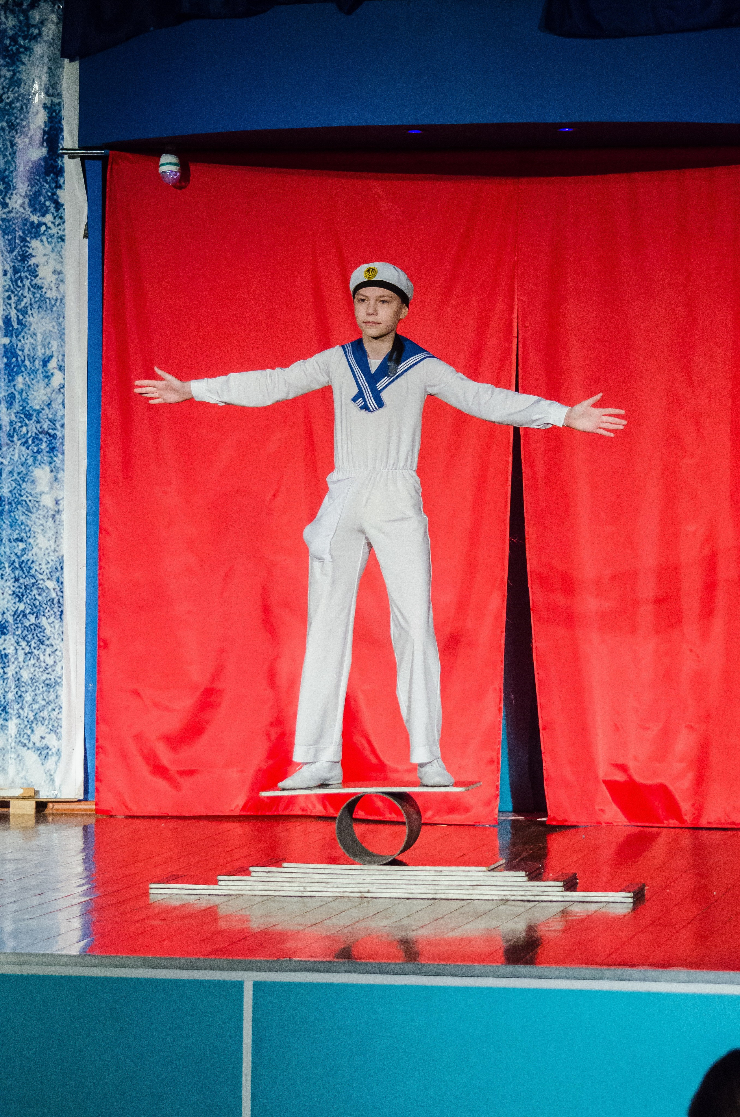 14 декабря, г. Омск. Золотое яблочко