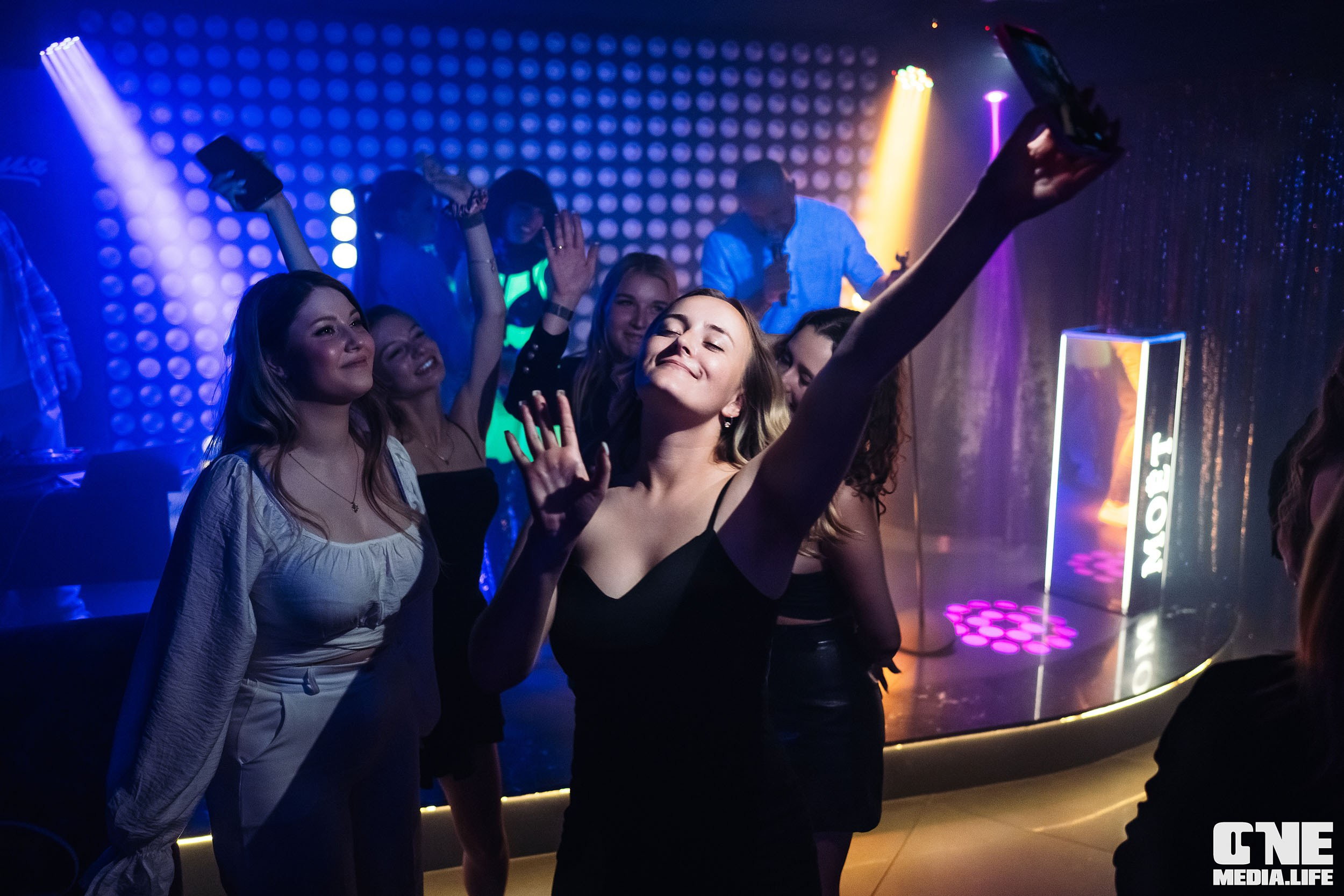 Фоторепортаж из караоке-клуба Эйфория. One Media Life: фоторепортажи, фотоотчеты с мероприятий и заведений