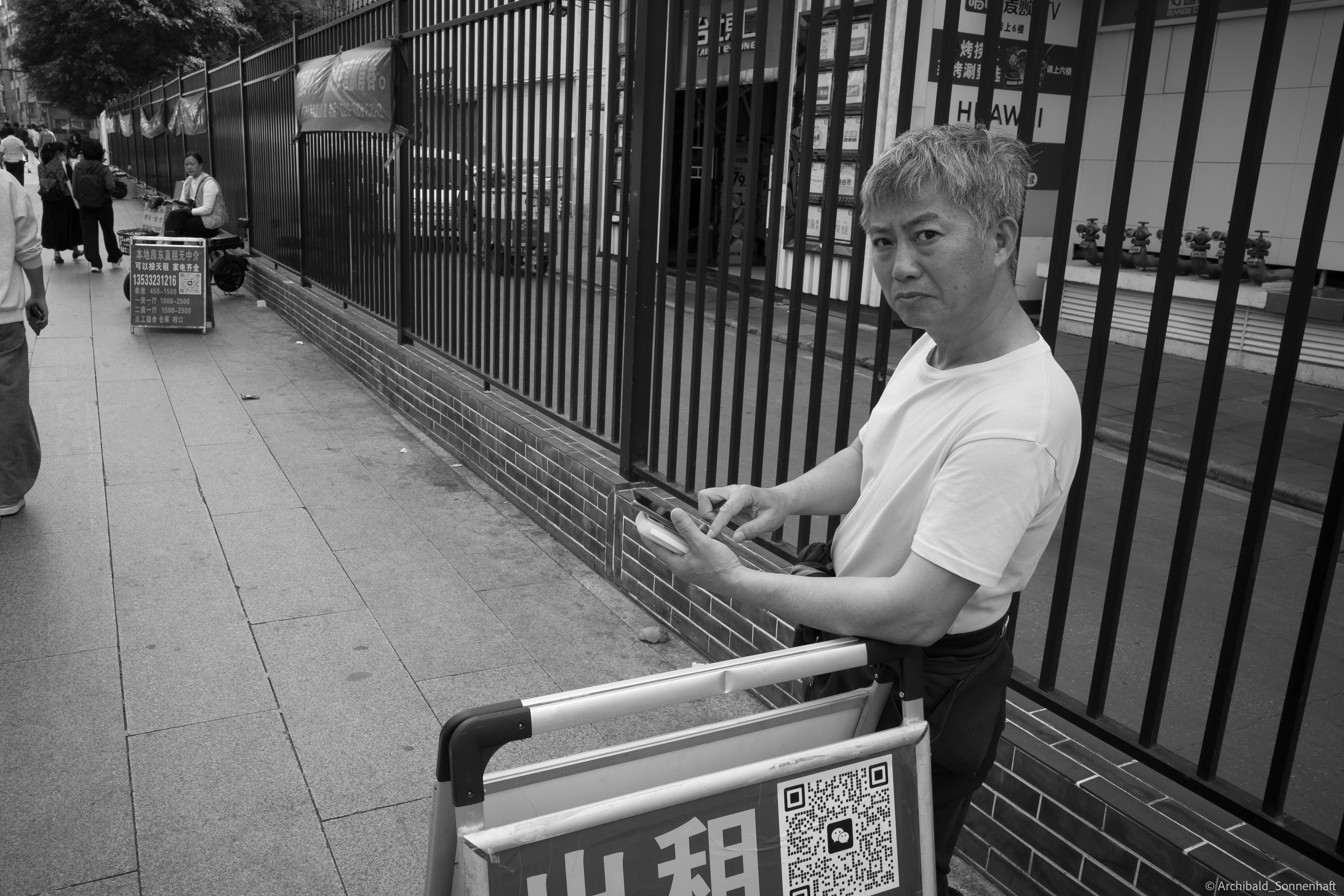 Shipai Urban Village. Photographer in Guangzhou, China. Archibald Sonnenhaft