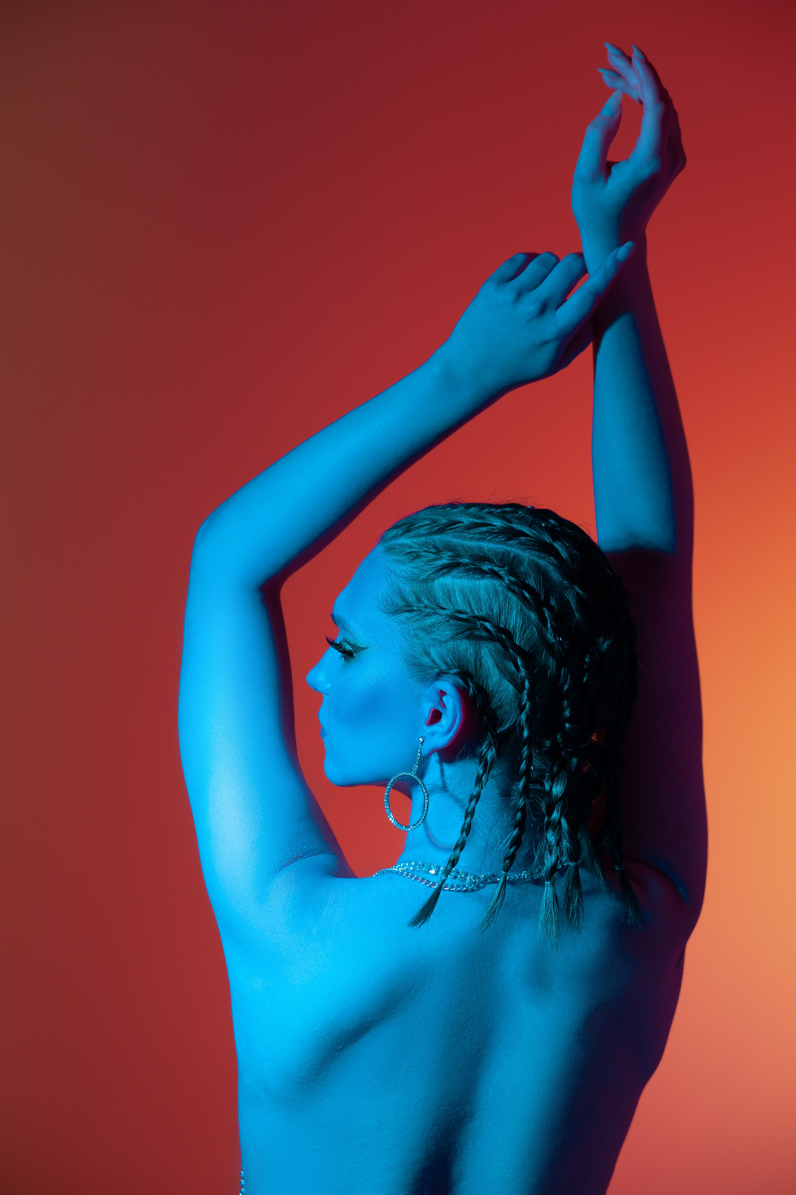 Цветной свет и фигуры. Фотограф Минск