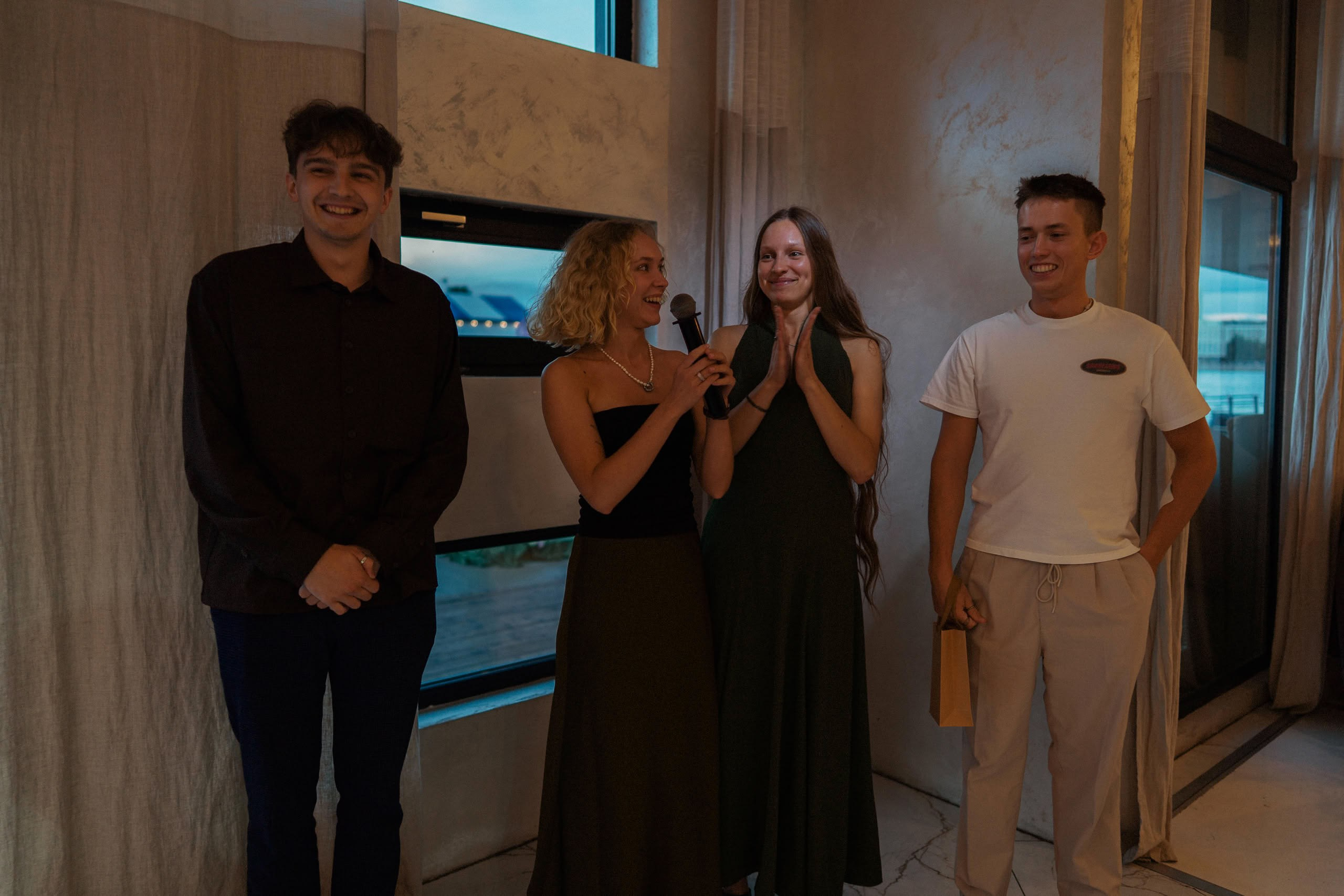 Арина и Илья — свадьба в Петербурге, цифра и плёнка. Свадебный фотограф Дмитрий Родионов — Санкт-Петербург и Ленинградская область