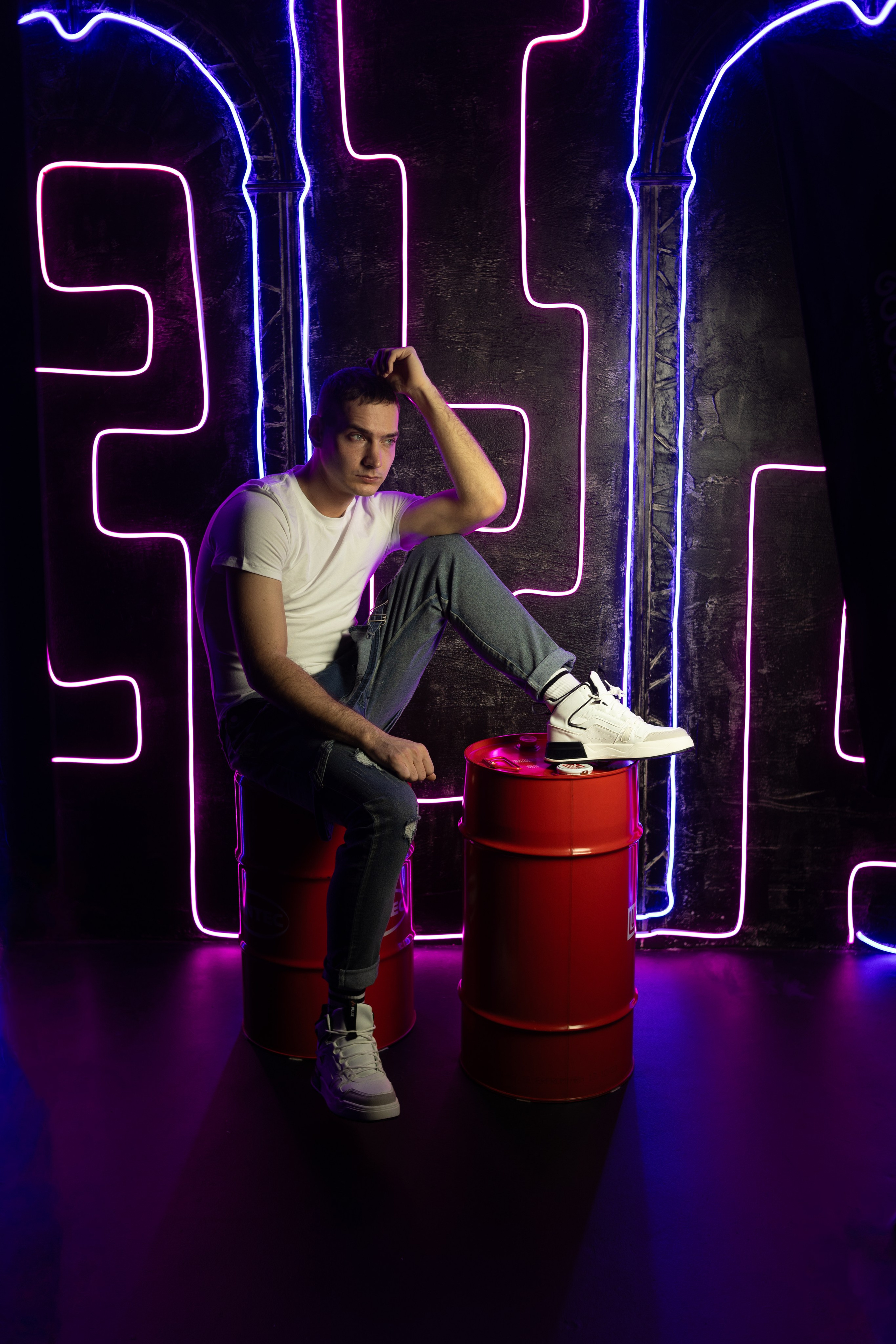 Евгений. Неон. Фотограф Регина Крикунова г. Красноярск