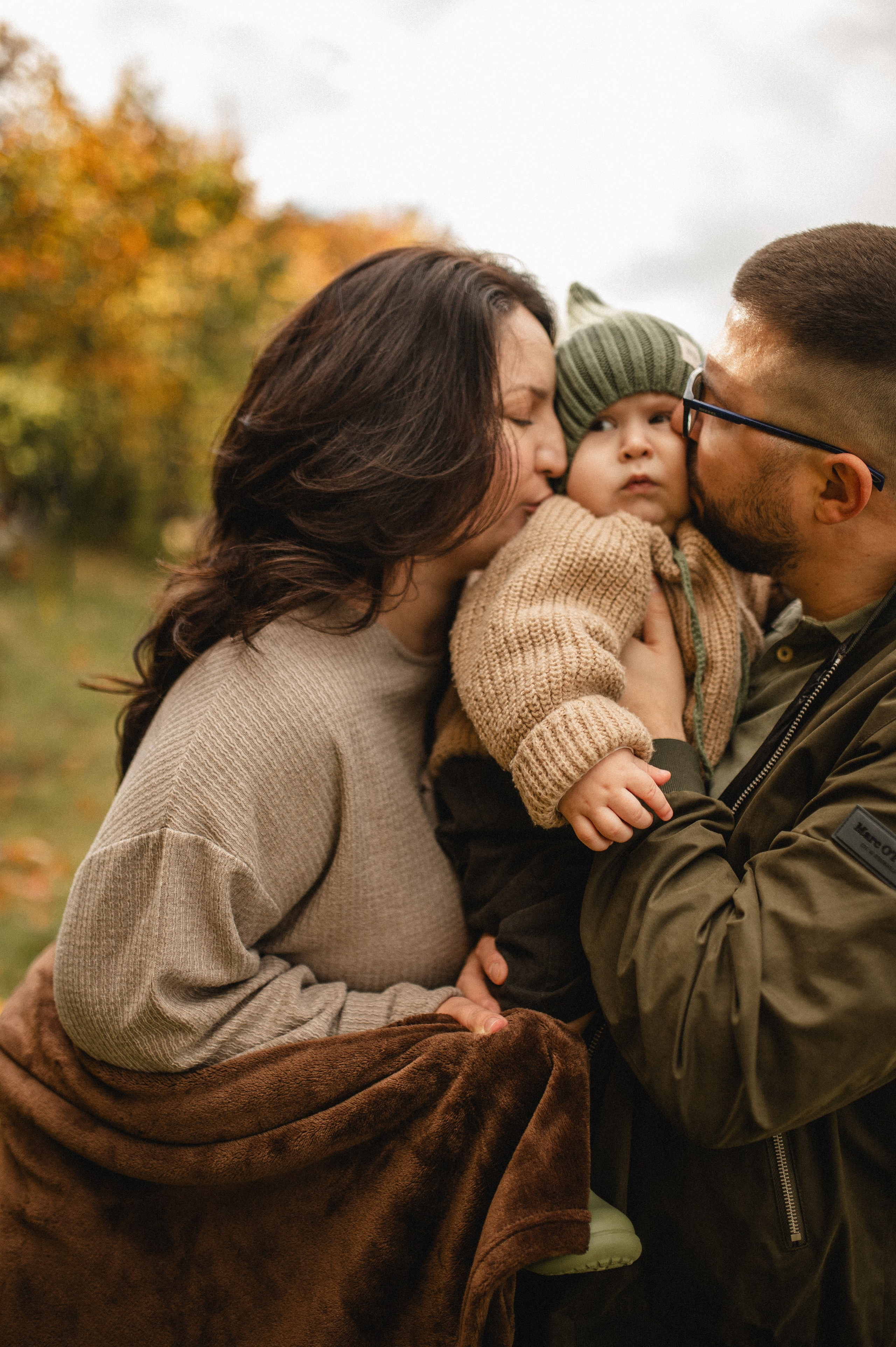 Осенняя фотосессия большой семьи в парке. Семейная фотосессия Бутово Москва фотограф Алина Морщагина