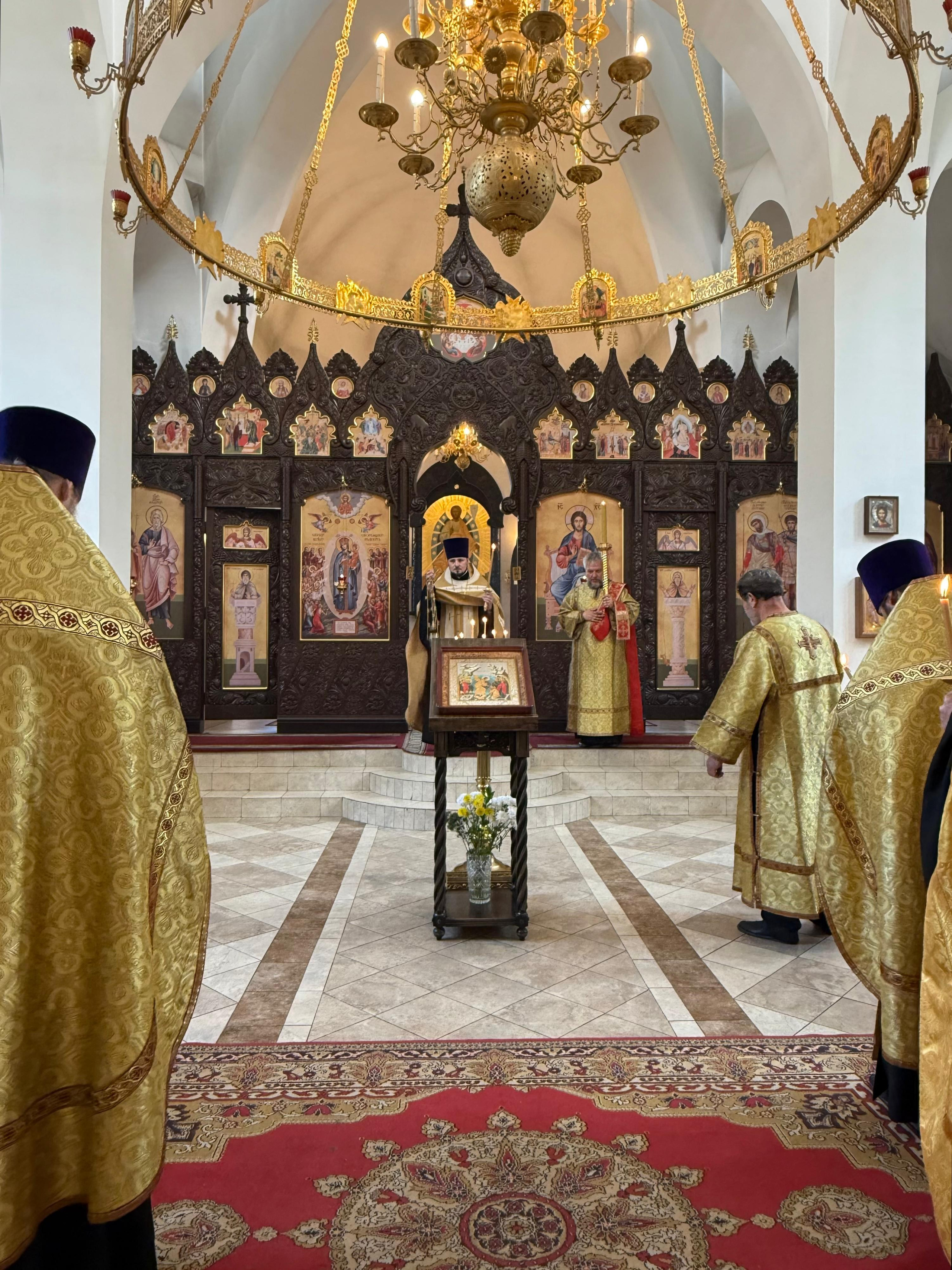 Всенощное бдение в Неделю Всех Русских Святых. Саратовское Северо-Западное благочиние