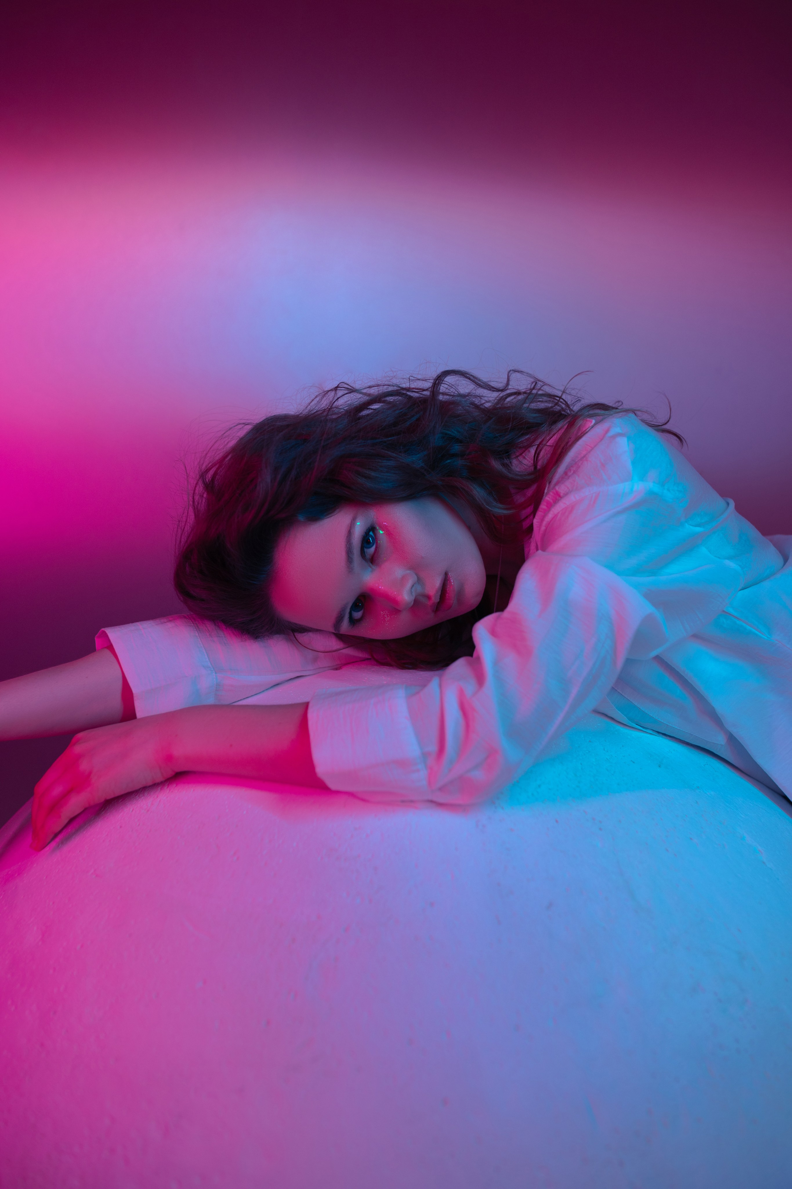 Индивидуальная фотосессия в студии. Сестры Карабаза. Фотографы и ретушеры в Москве и Санкт-Петербурге