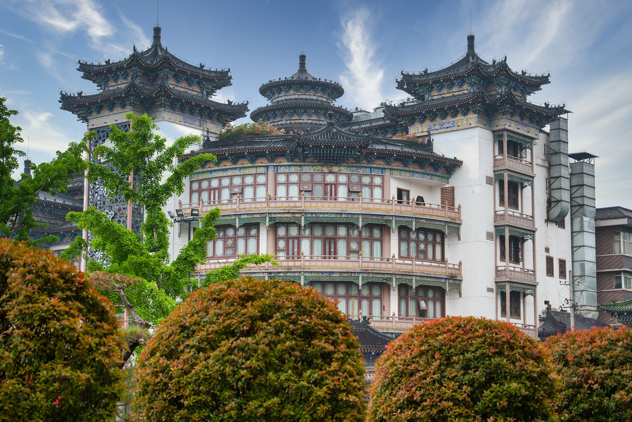 Сиань. Рекомендую всем! На него нужно закладывать минимум неделю, а лучше дней десять. Кстати, "Терракотовая армия" находится в нем.