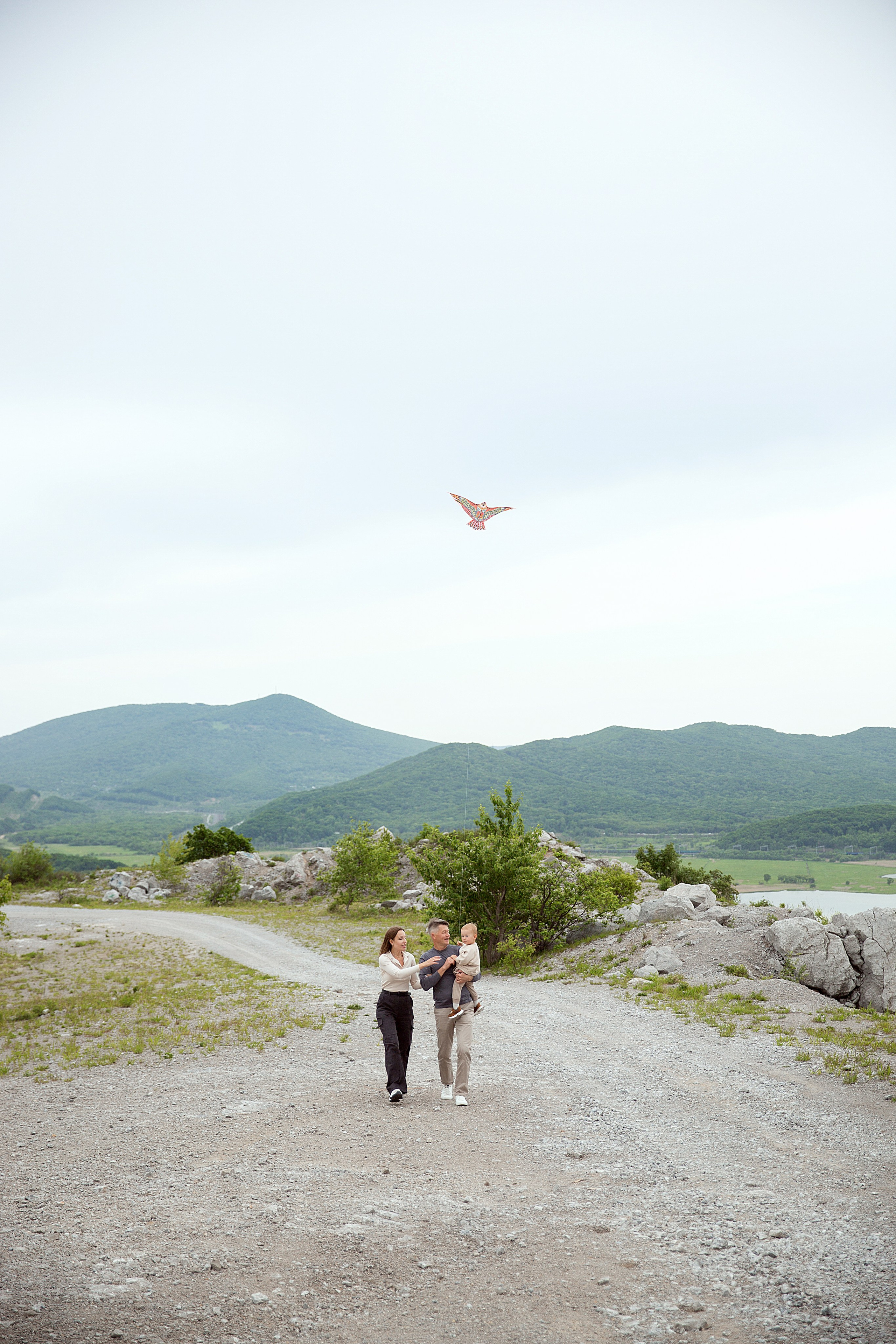 Прогулка с воздушным змеем. Людмила Далидович топовый семейный фотограф Находка/Владивосток